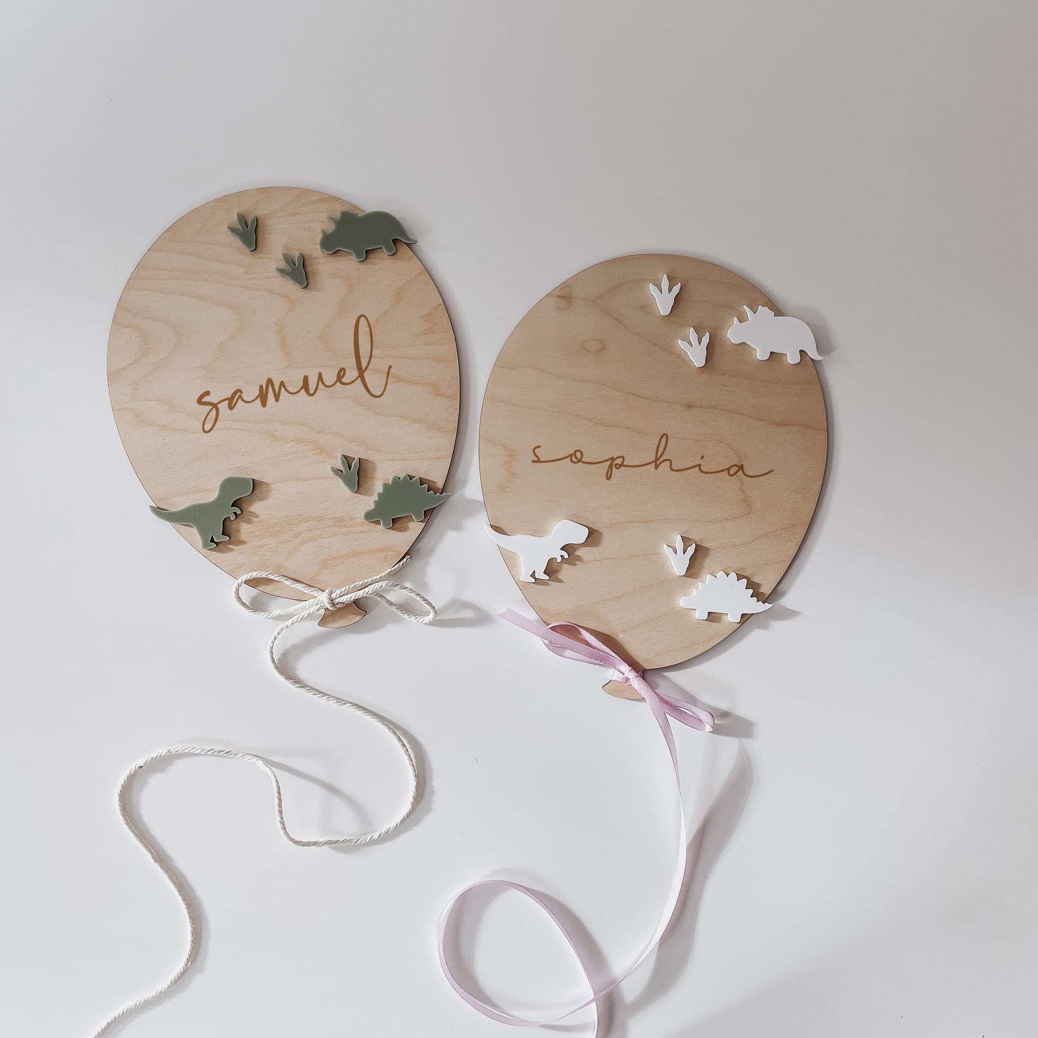 Türschild personalisiert Holz - 3D Dino - lyllevenn
