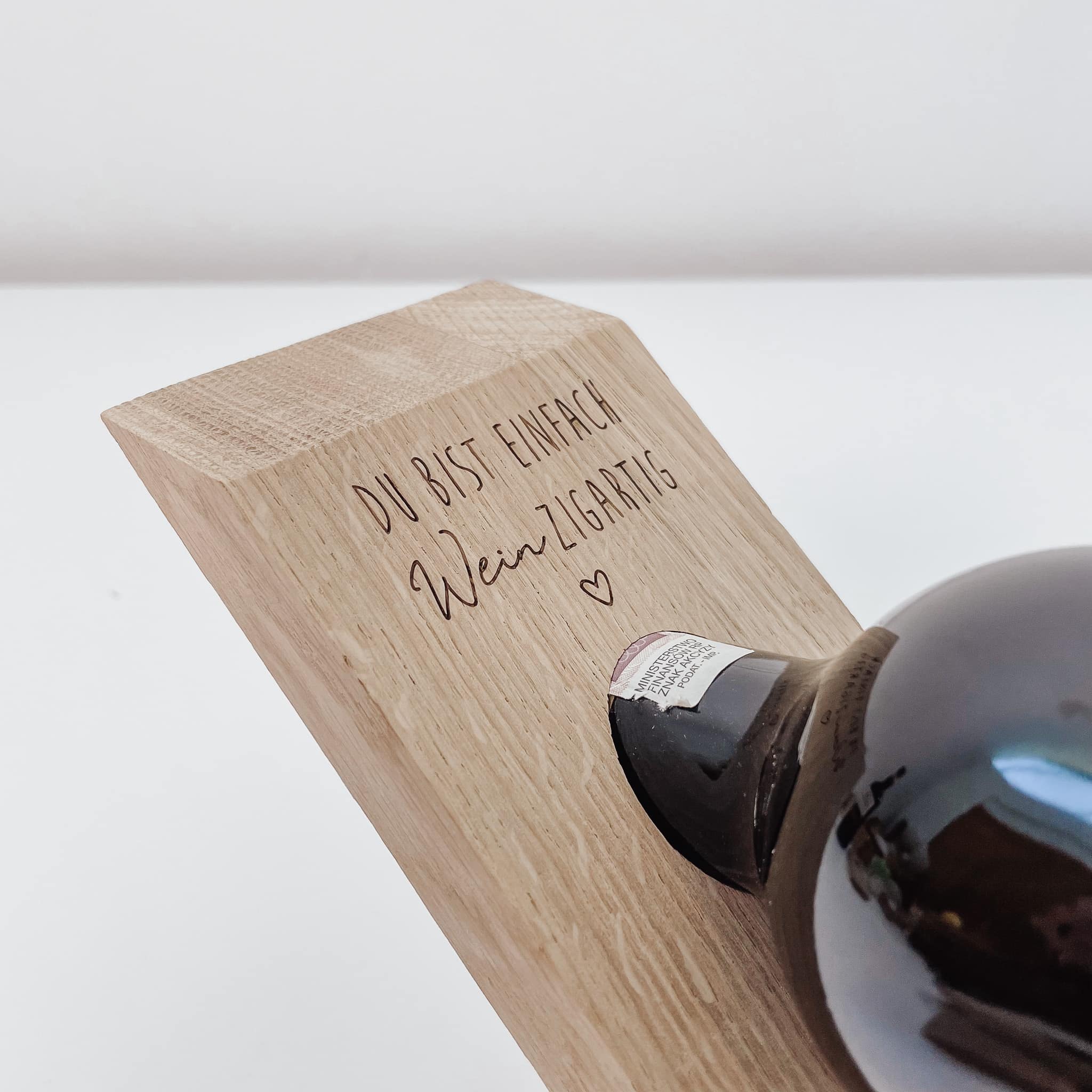 Weinflaschenhalter personalisiert – für Kenner & Genießer - lyllevenn