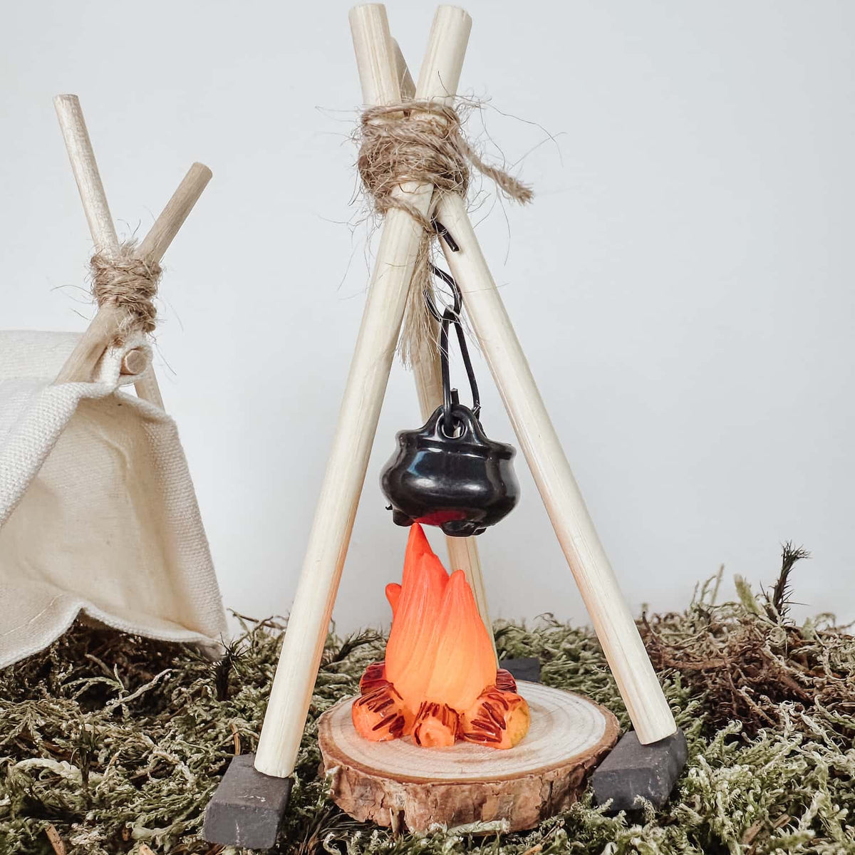 Wichtel Lagerfeuer – Mini Feuerstelle mit Kessel - lyllevenn