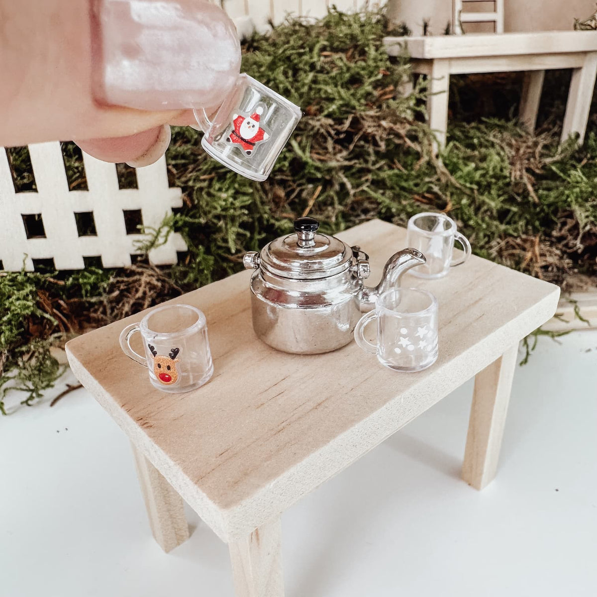 Wichtel Mini-Tassen im 2er-Set – mit Weihnachtsmotiven - lyllevenn