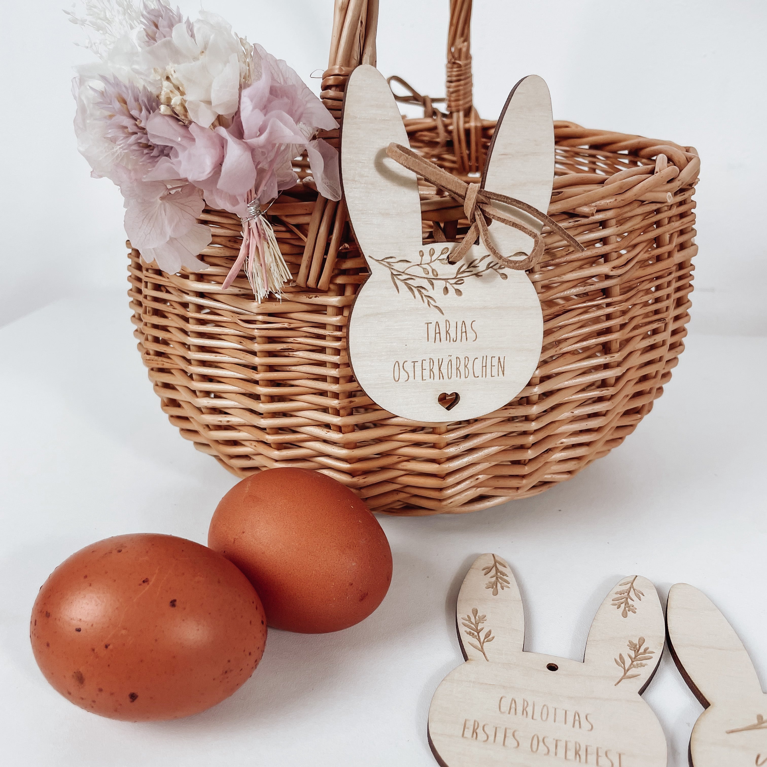 Personalisierte Osteranhänger aus Holz – Deko für Ostern