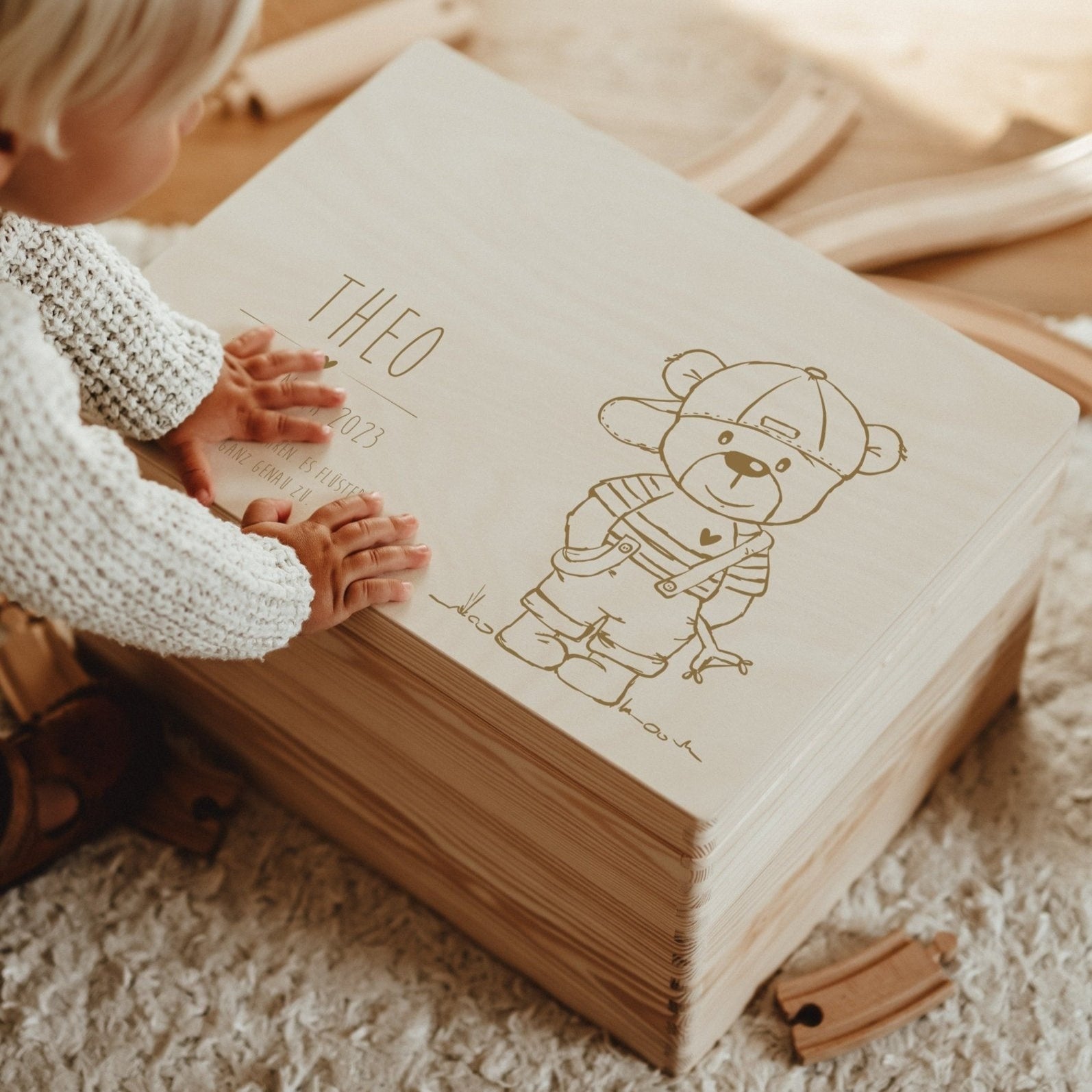 Erinnerungskiste Holz personalisiert - Cooler Bär - lyllevenn