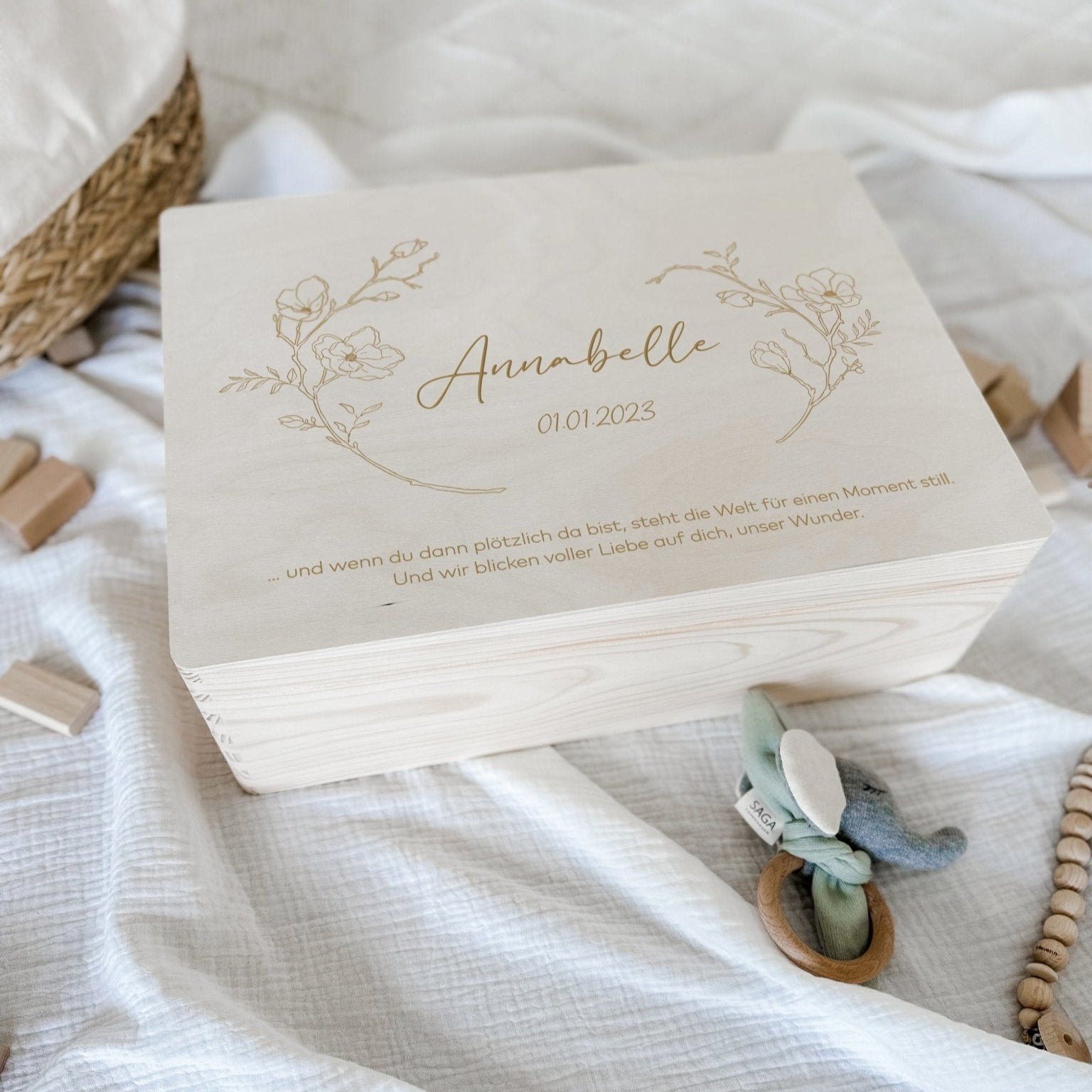 Holzkiste | Magnolia | Erinnerungskiste | graviert - BLUME - lyllevenn-store