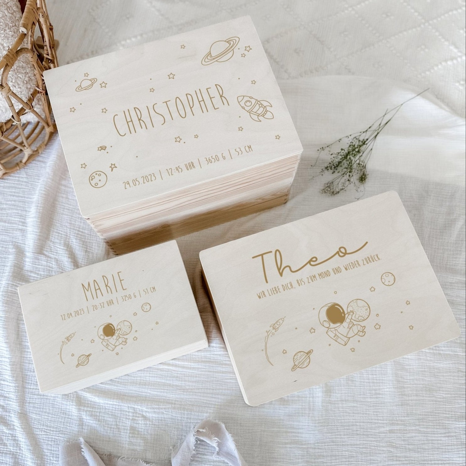 Holzkiste | Weltall | Erinnerungskiste | graviert | Erinnerungsbox - ASTRONAUT - lyllevenn-store