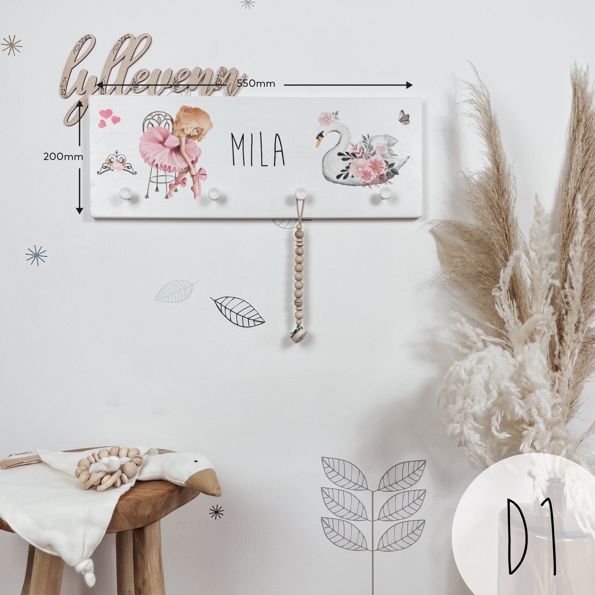 Kindergarderobe Holz personalisiert - Ballerina & Schwan - lyllevenn