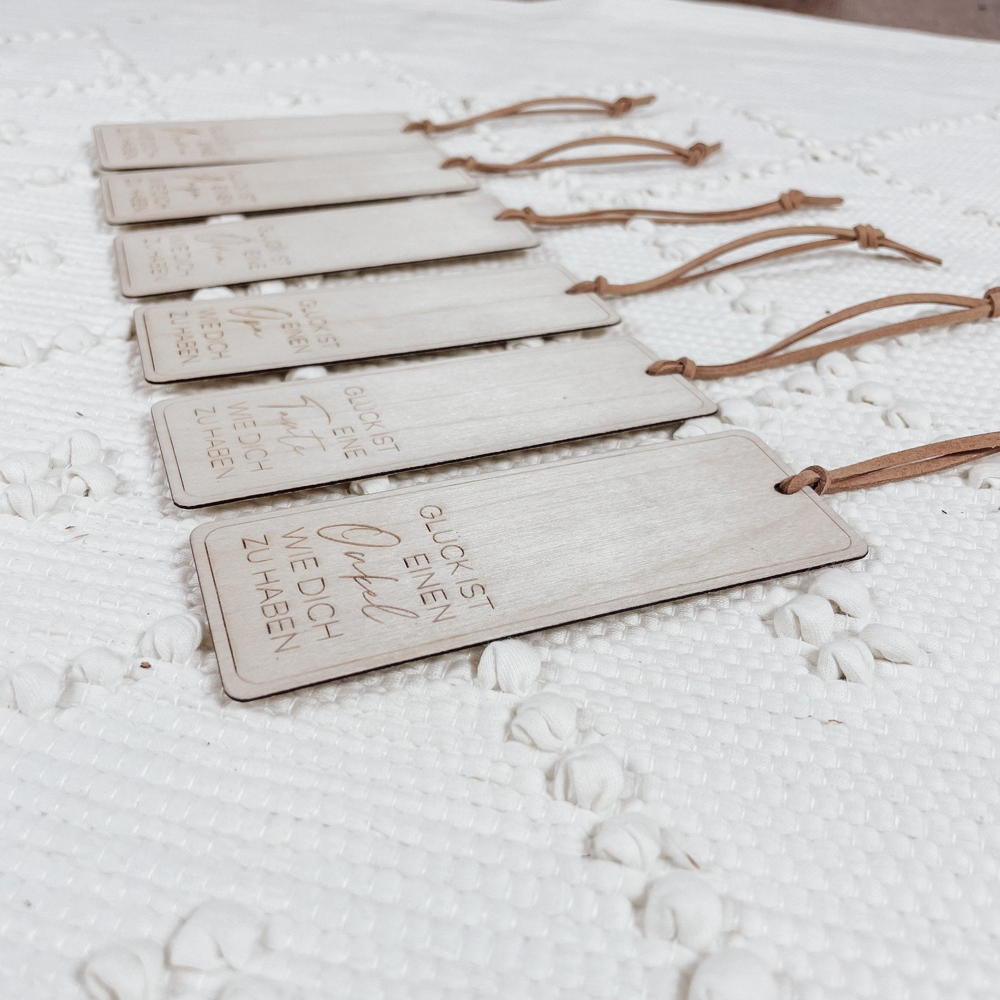 Lesezeichen aus Holz I GLÜCK IST ... - lyllevenn-store