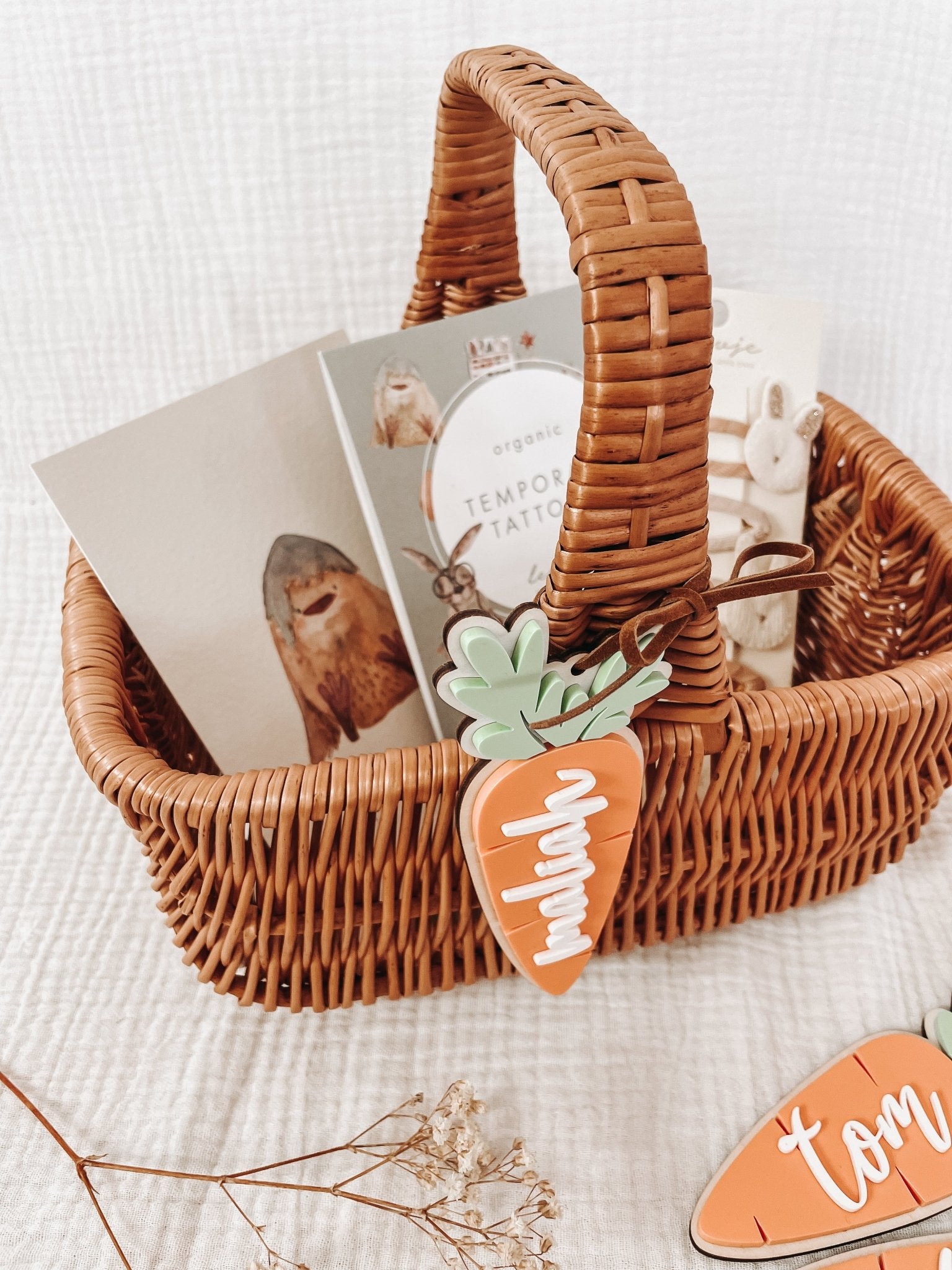 Osterdeko, Anfangsbuchstabe, Geschenk Ostern, 3D Hasenform, Weidenkorb Anhänger - lyllevenn-store