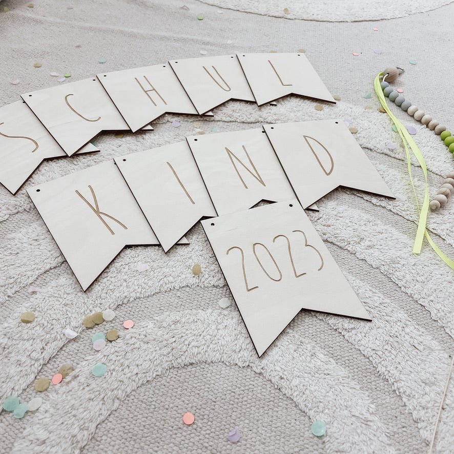 Wimpel | Holzschild | Einschulung | Fotorequisite – SCHULKIND - lyllevenn-store