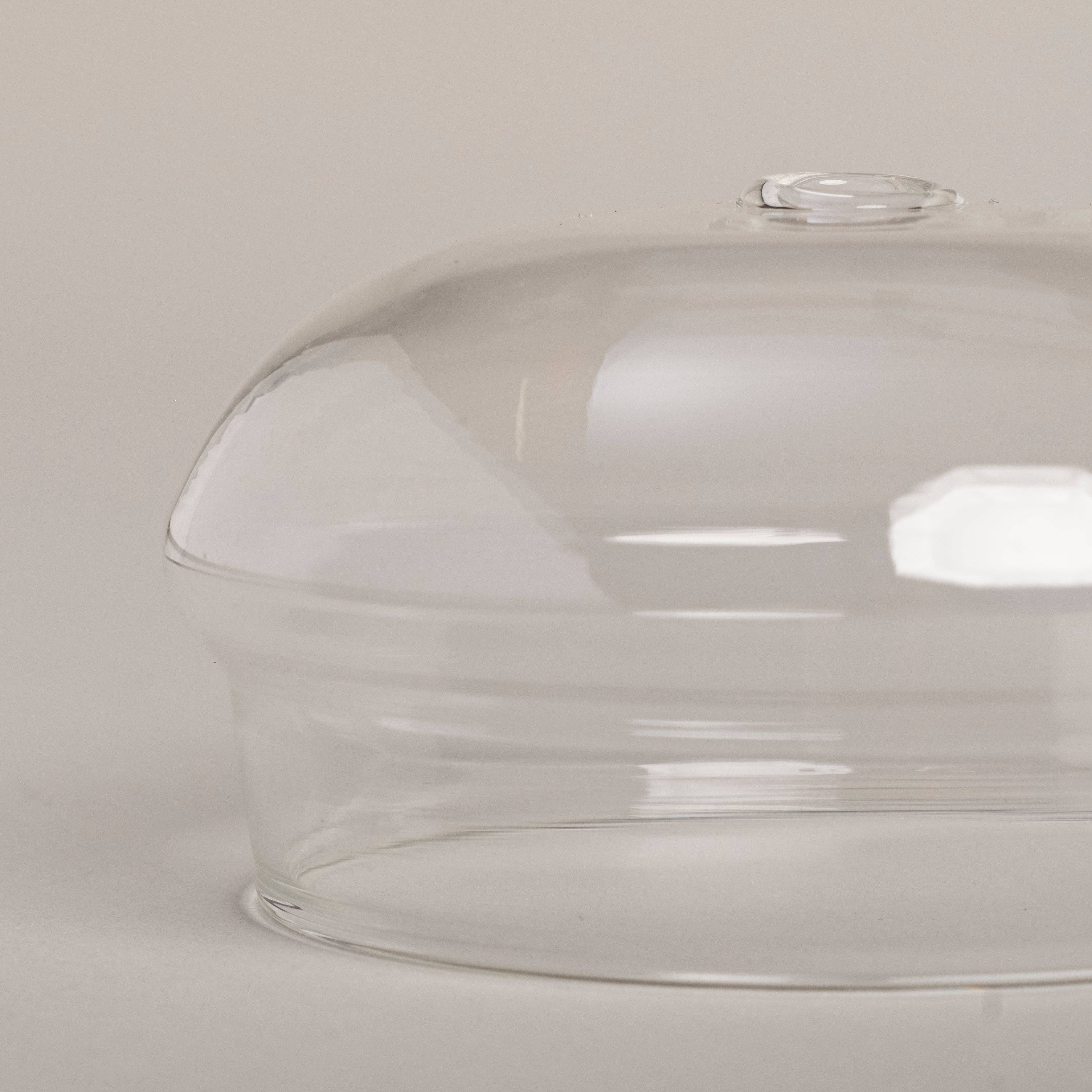 Glasdeckel für Trinkglas – gewölbt mit Strohhalmöffnung