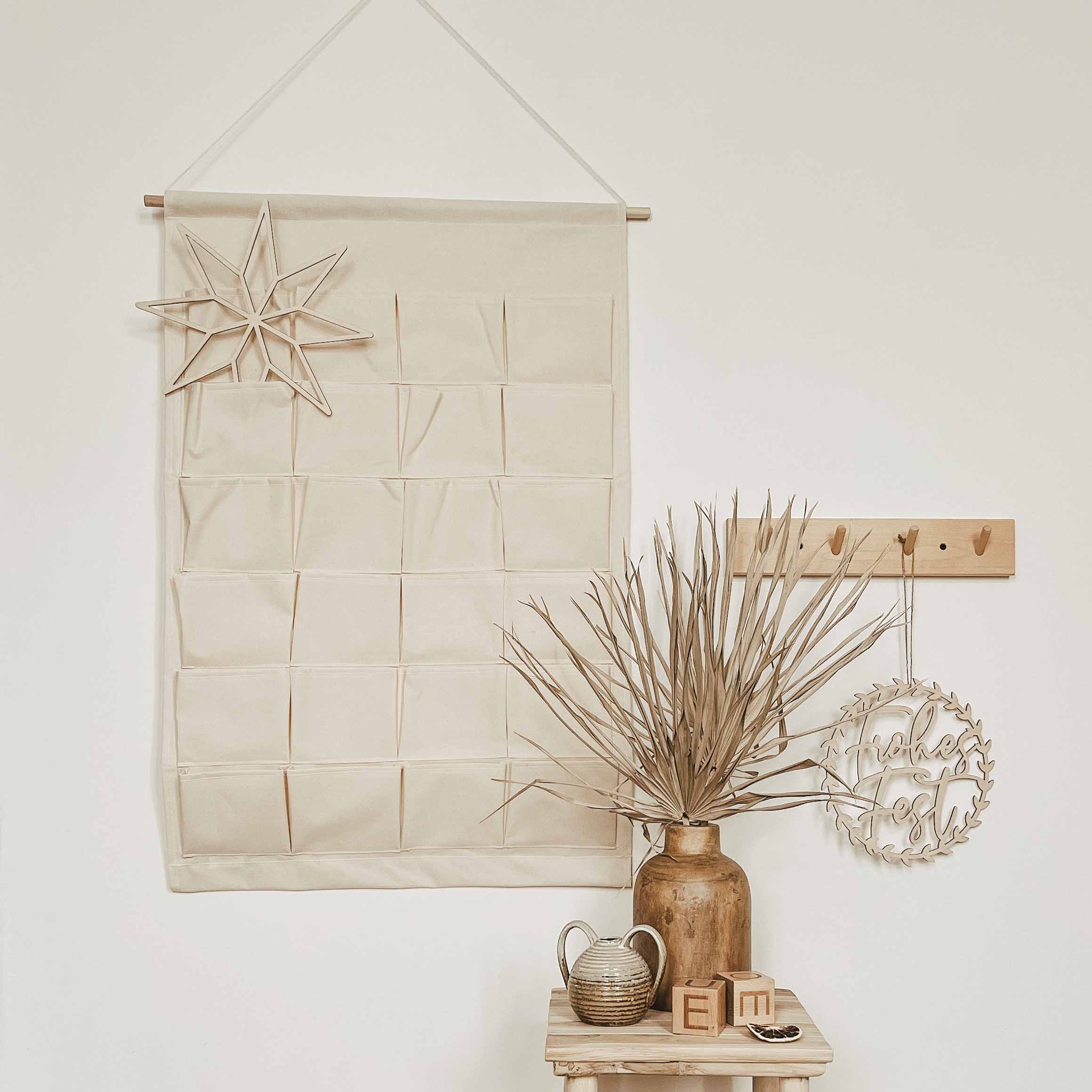 Adventskalender aus Stoff mit Holzzahlen & Holzschriftzug – wiederverwendbar