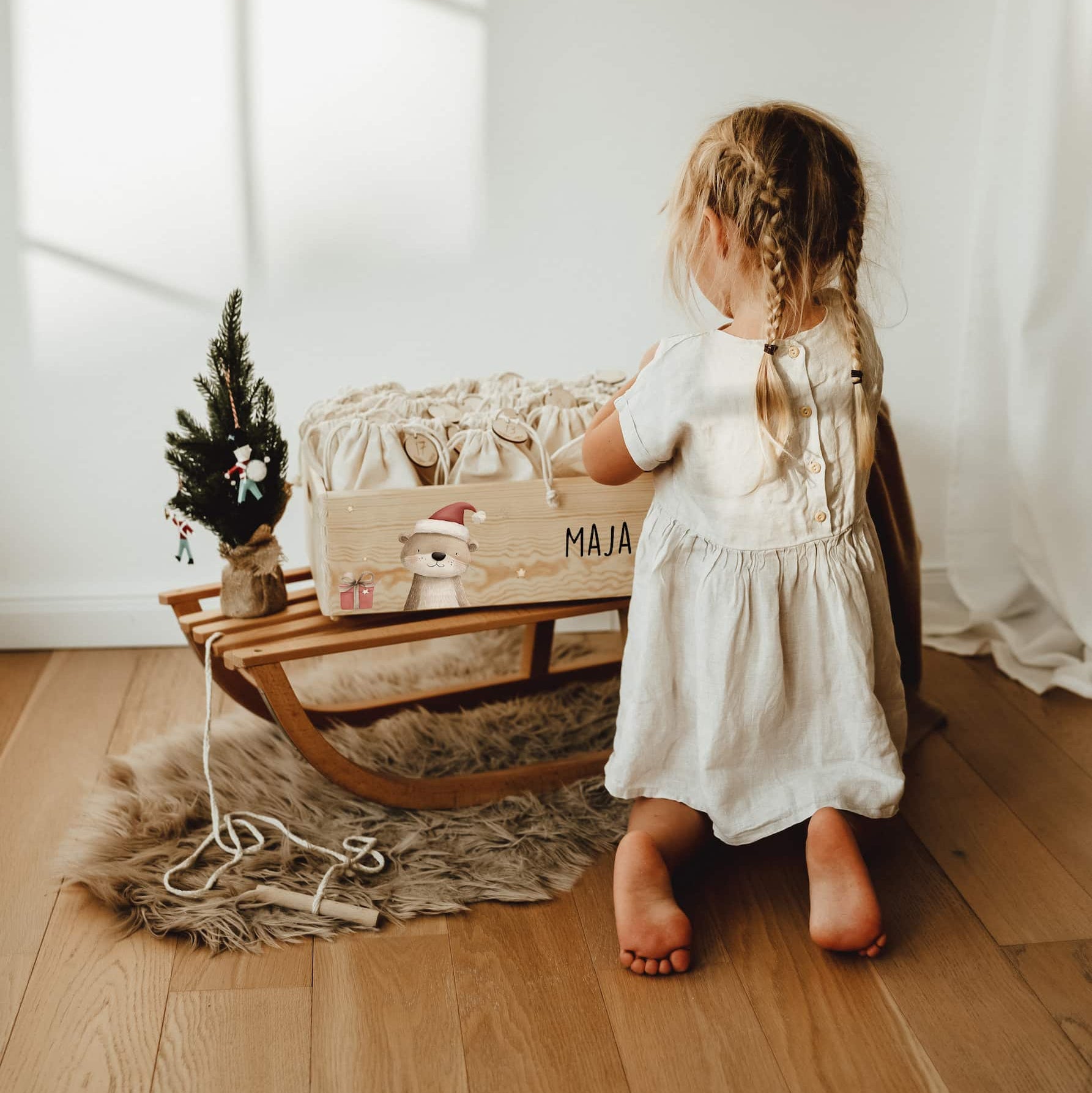 Personalisierter Adventskalender aus Holz – mit liebevollen Waldtier-Motiven