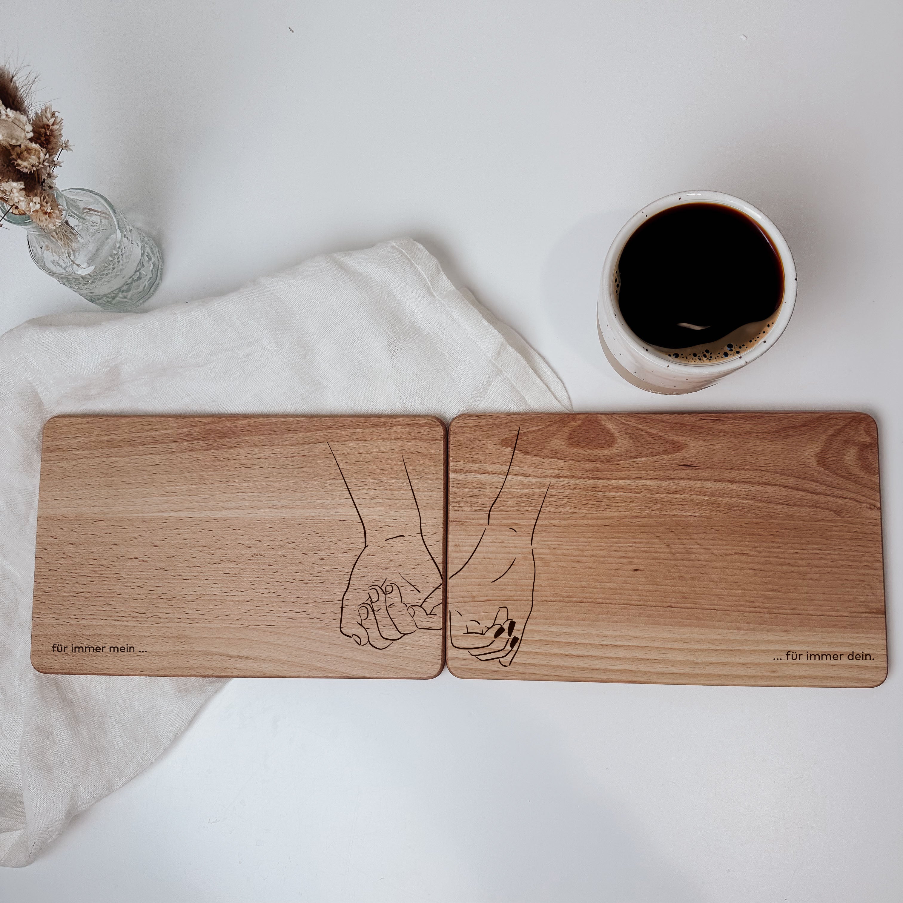 Personalisiertes Schneidebrett - Hand in Hand
