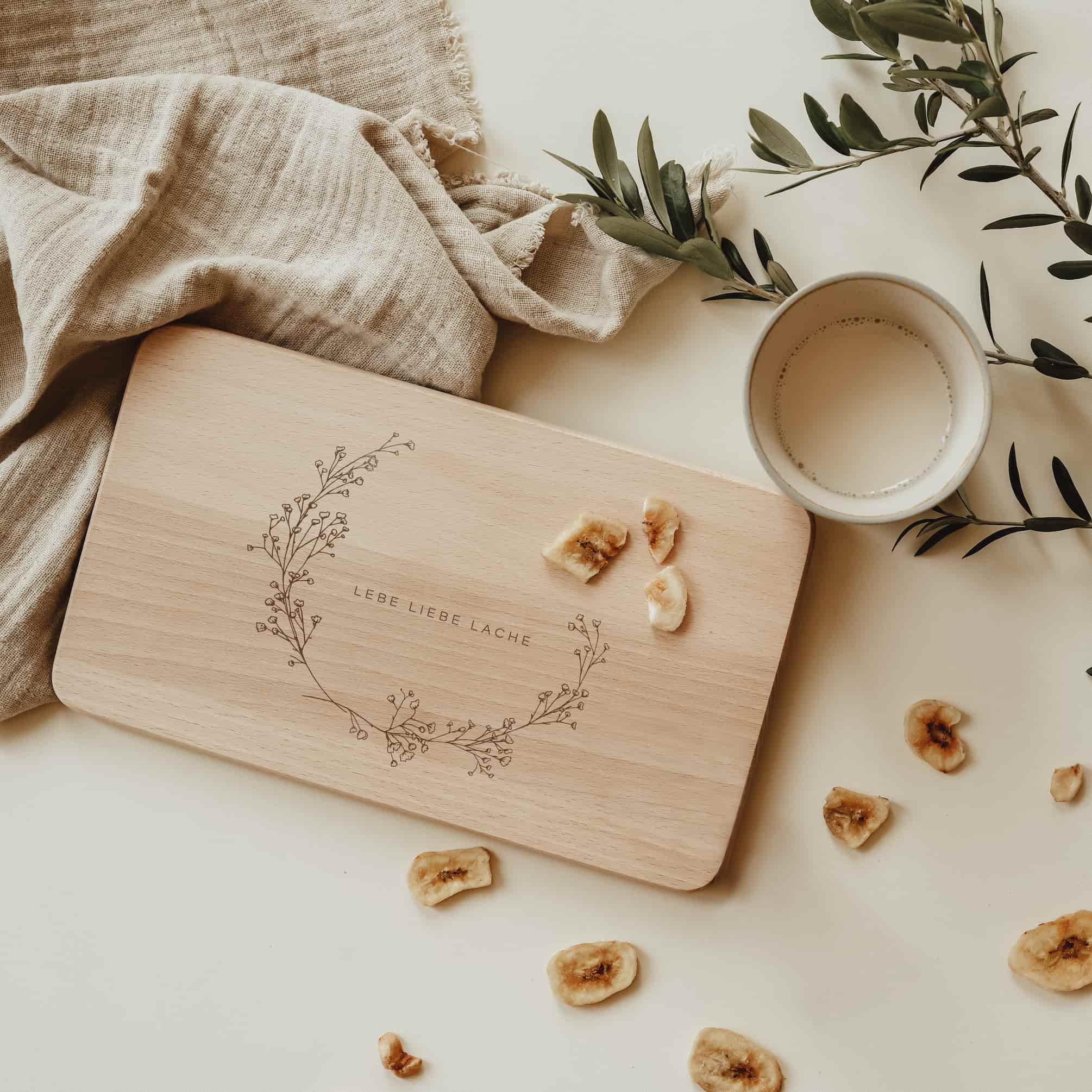 Personalisiertes Schneidebrett - Blätterkranz