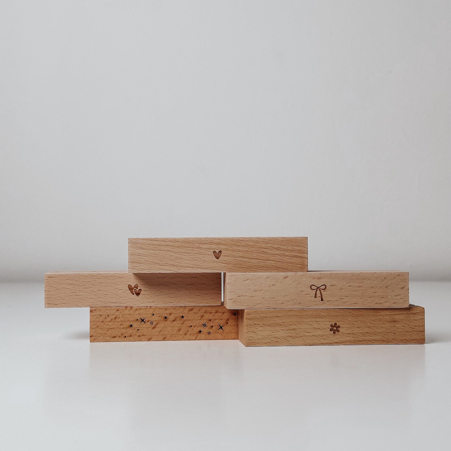 Postkartenständer aus Buche – 5 verschiedene Motive