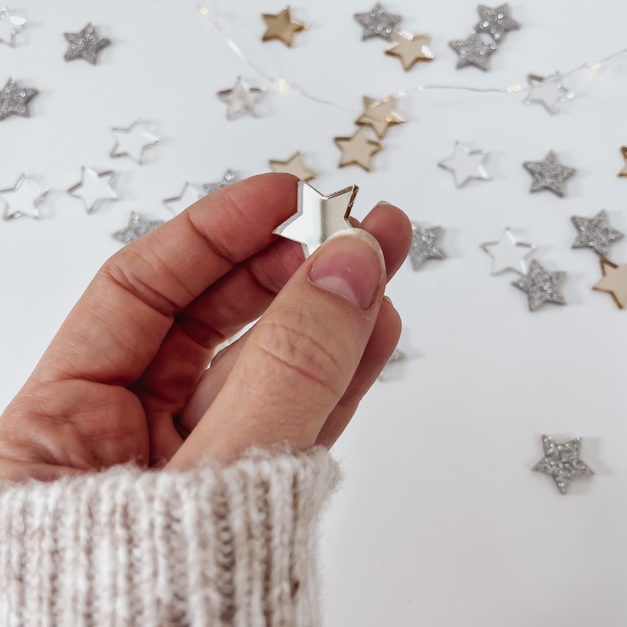Konfetti Sterne aus Acryl – Nachhaltige Tischdeko für festliche Anlässe