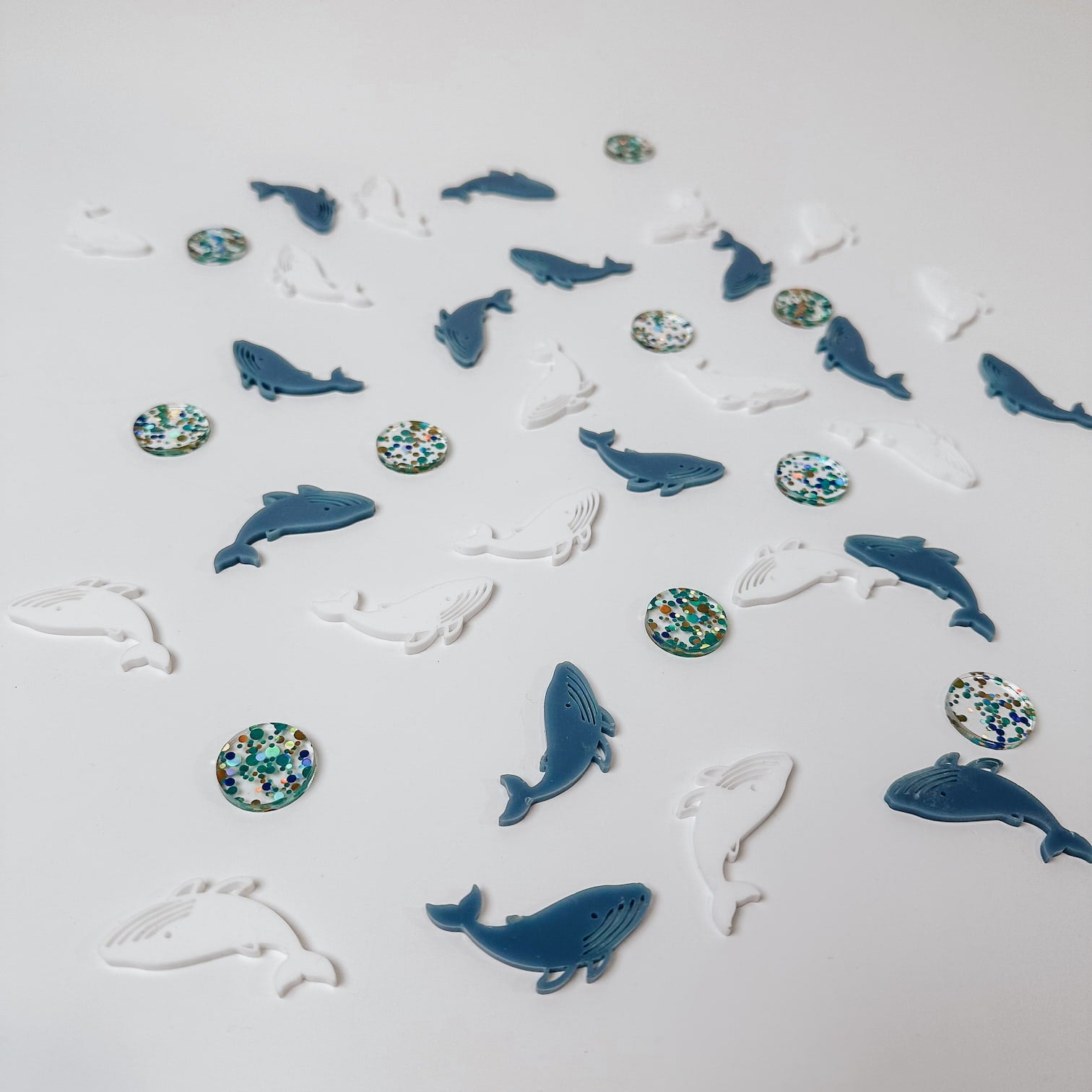 Nachhaltiges Konfetti aus Acryl - Wal