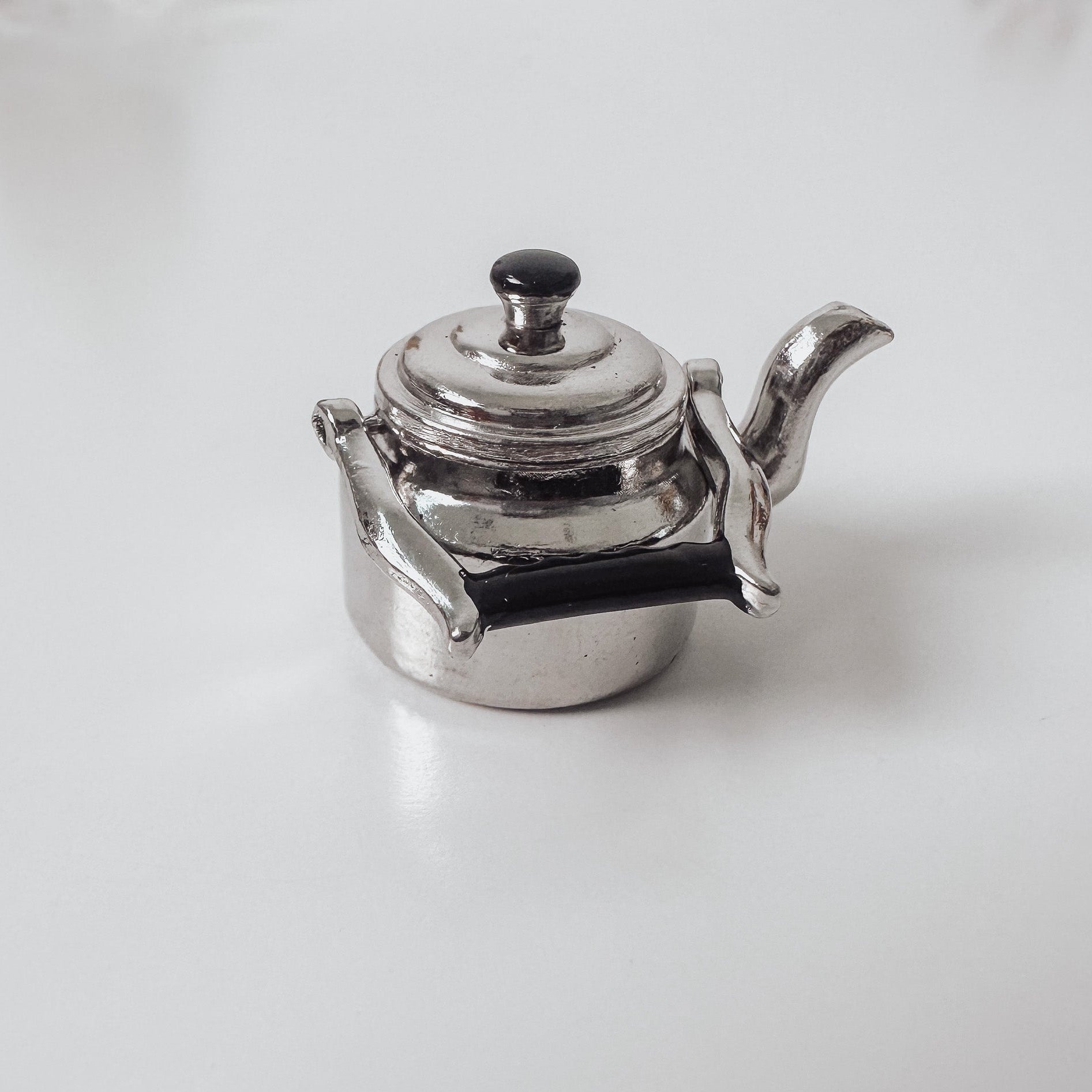 Mini Teekanne – Wichtel Deko Metall