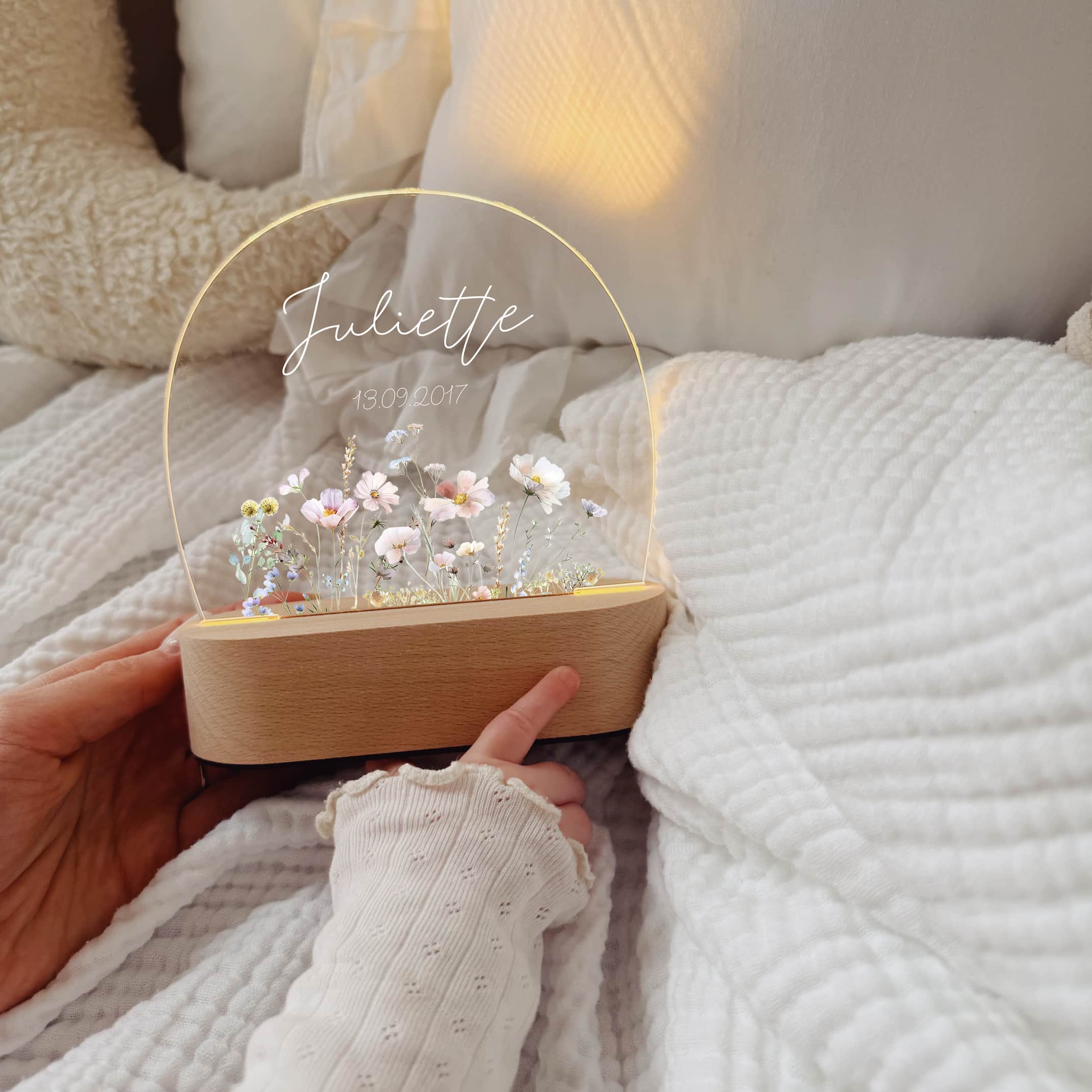 Nachtlicht Kinder personalisiert – LED Lampe bedruckt Blumen