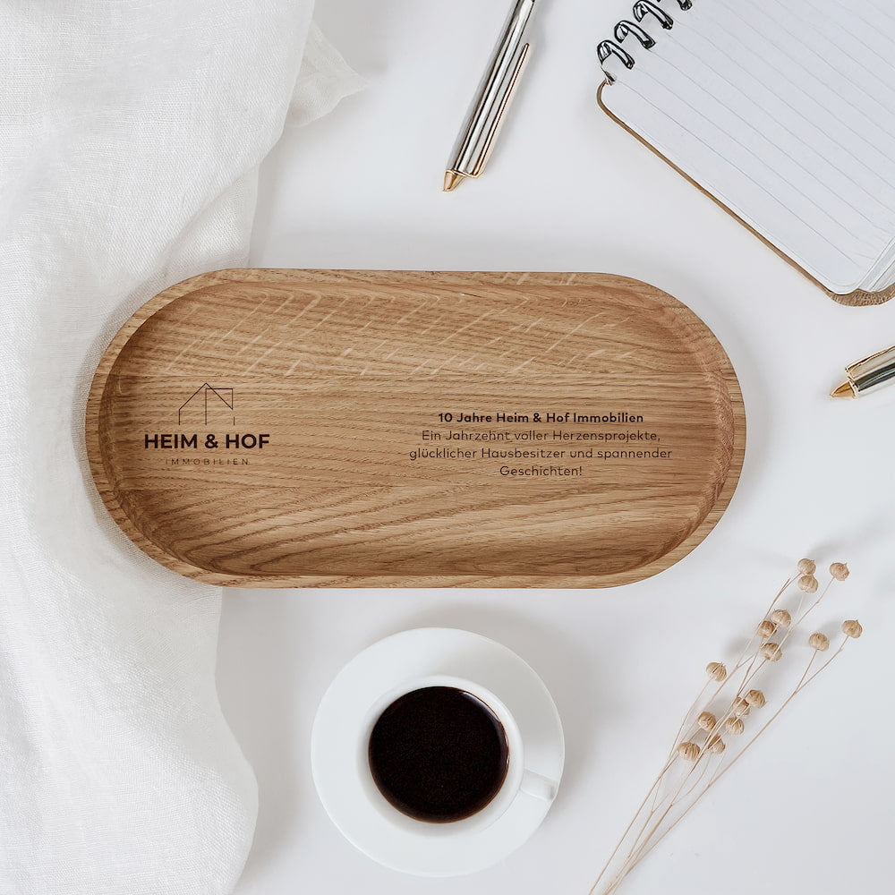 Personalisiertes Holztablett mit Gravur – stilvolles Firmengeschenk aus Massivholz