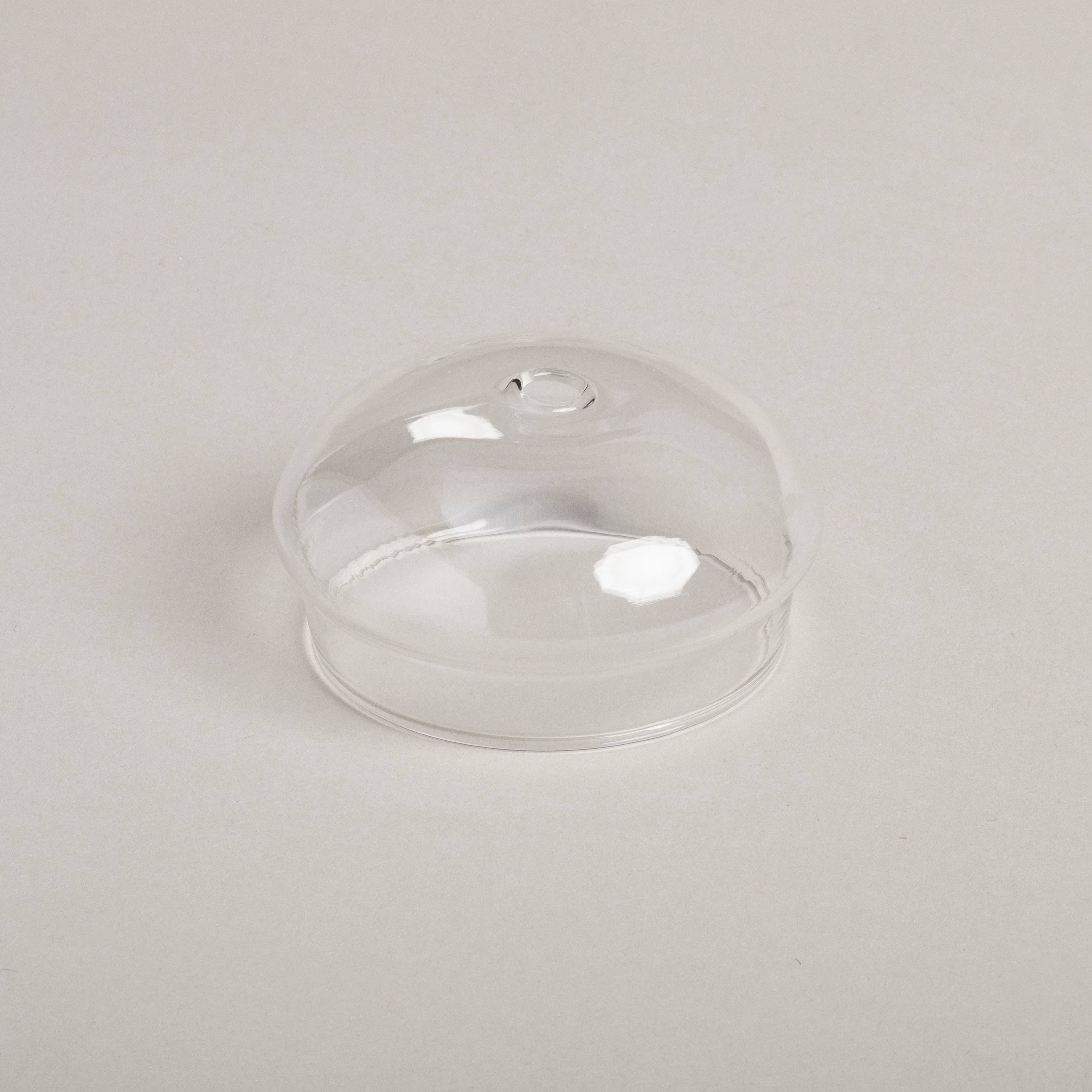 Glasdeckel für Trinkglas – gewölbt mit Strohhalmöffnung