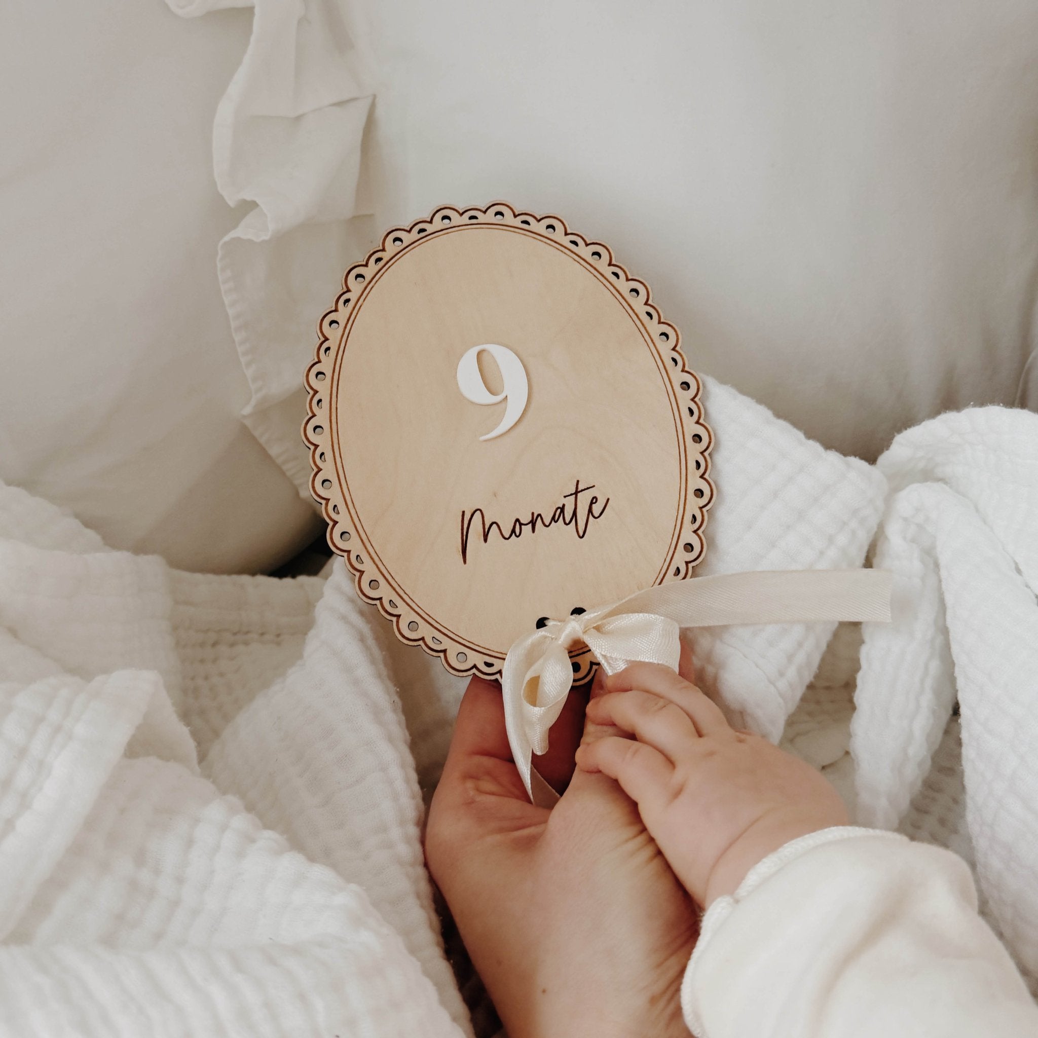 Baby Meilensteine aus Holz - Namensschild & Set - lyllevenn