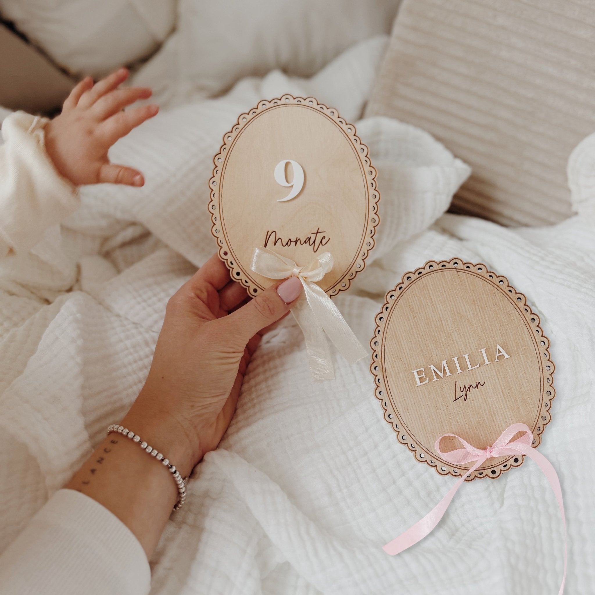 Baby Meilensteine aus Holz - Namensschild & Set - lyllevenn