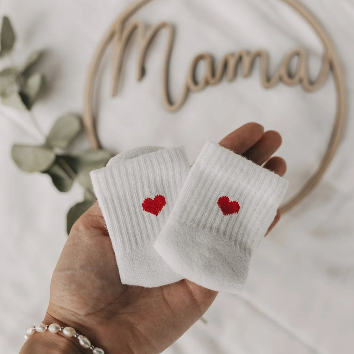 Babysocken weiß – Rotes Herz - lyllevenn