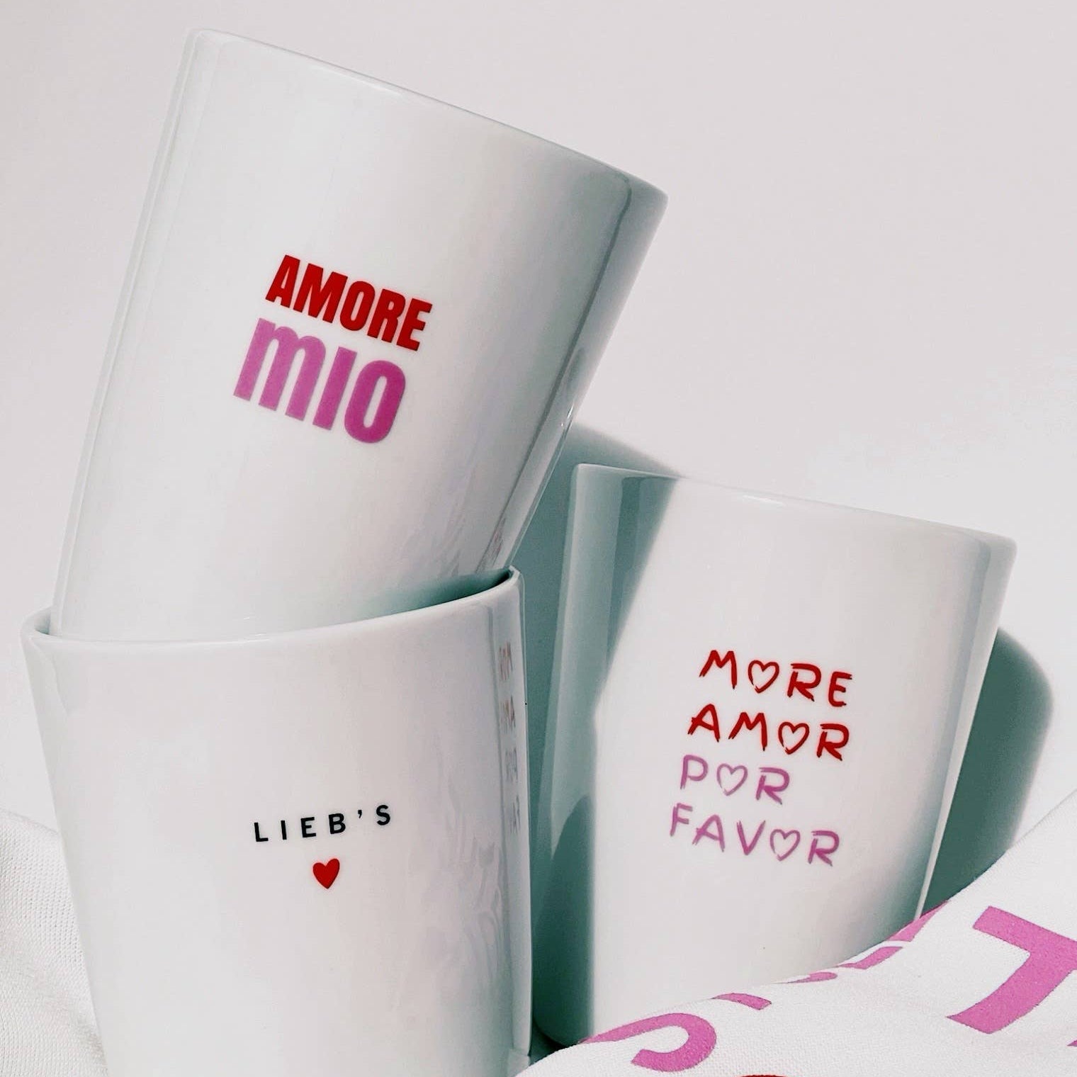 Becher aus Porzellan - Spread Love - lyllevenn