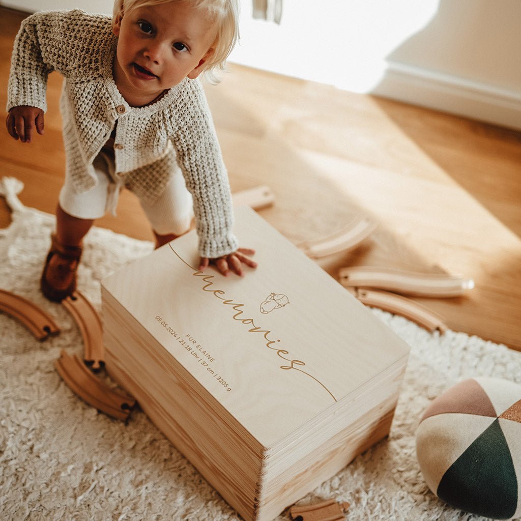 Erinnerungskiste Holz personalisiert - Baby memories - lyllevenn