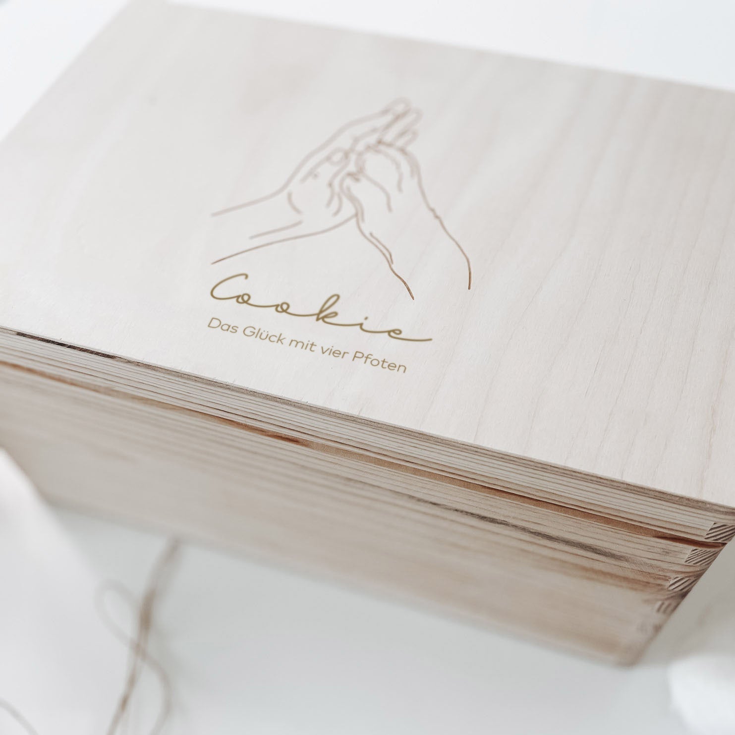 Erinnerungskiste Holz personalisiert -  Hand & Pfote - lyllevenn