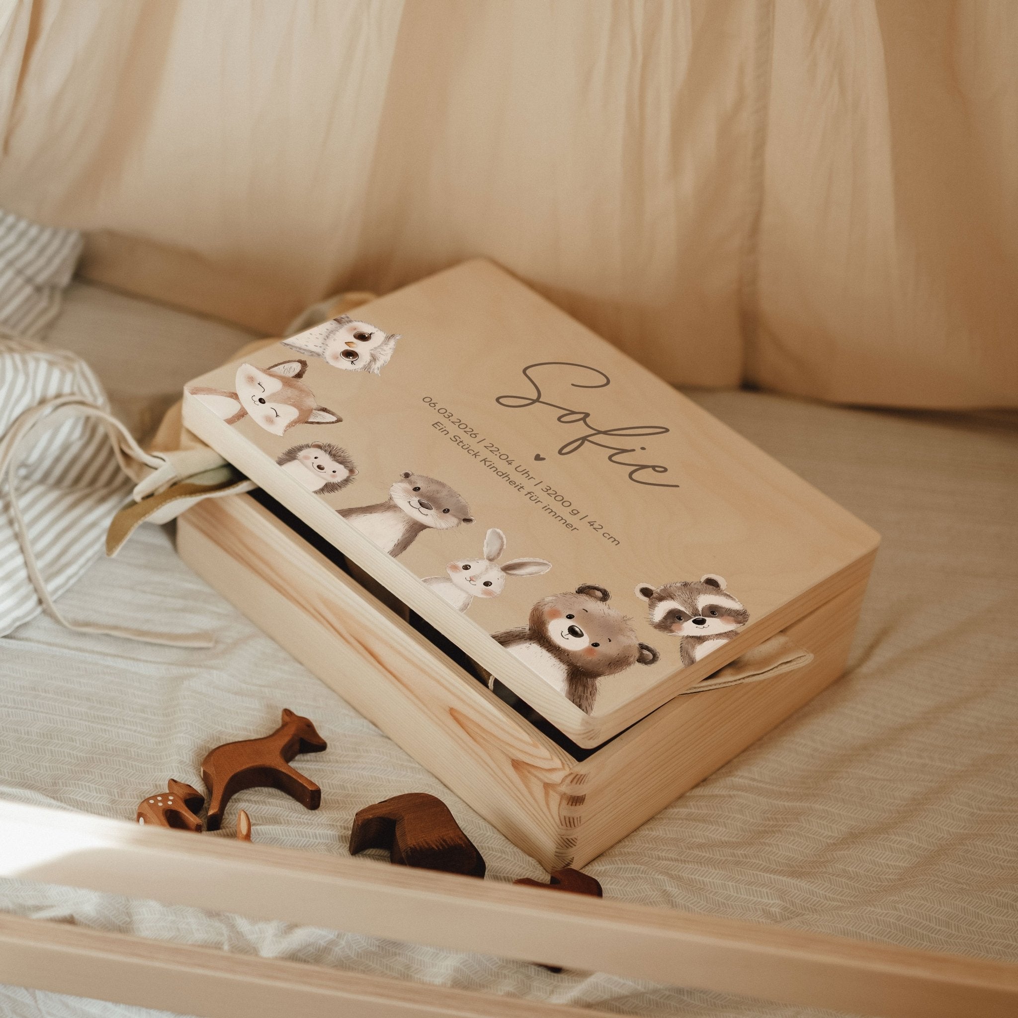 Erinnerungskiste Holz personalisiert - Hello Woodland - lyllevenn