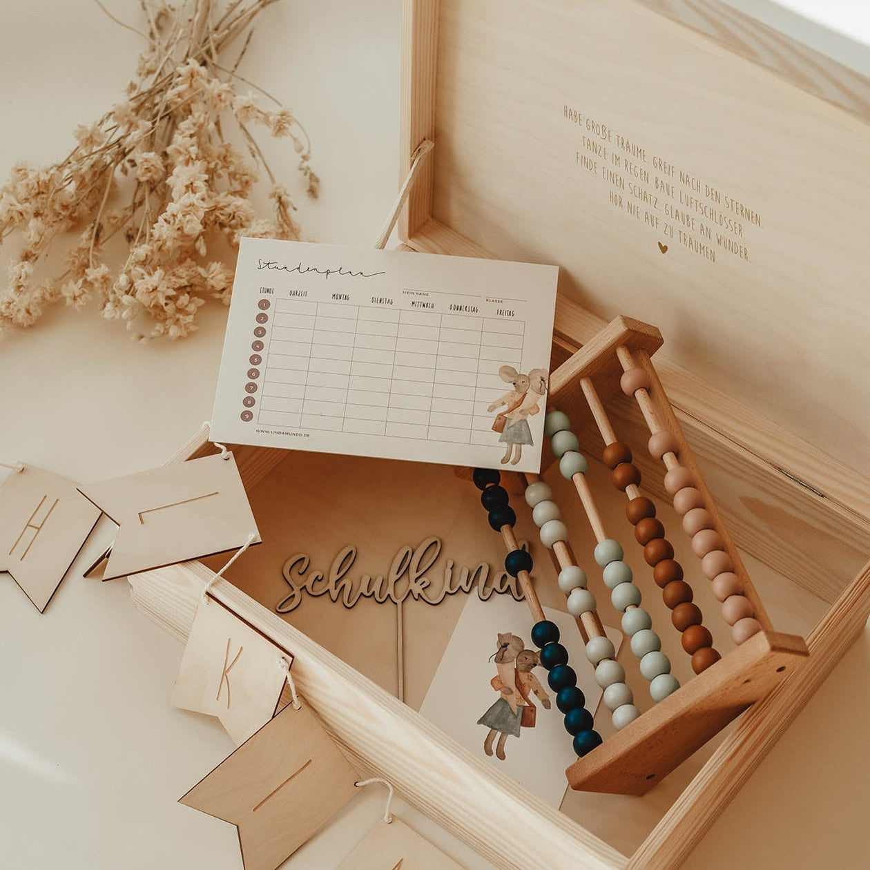 Erinnerungskiste Holz personalisiert -  Hurra Schulkind - lyllevenn