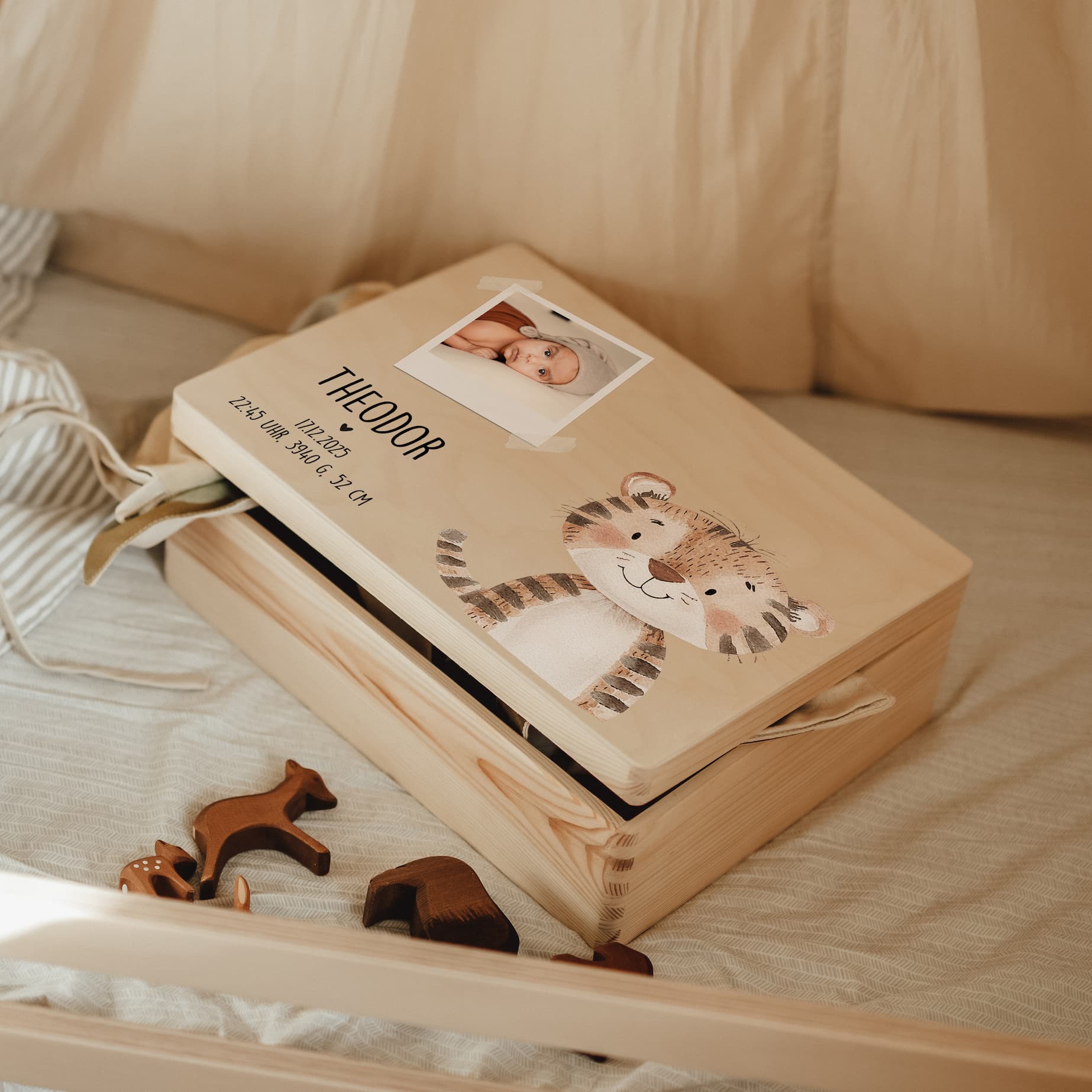 Erinnerungskiste Holz personalisiert – mit Babyfoto & Tiermotive - lyllevenn