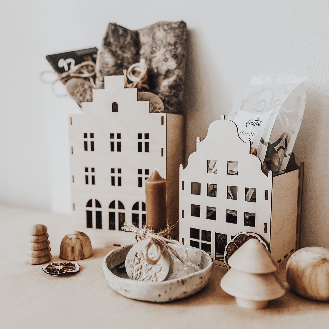 Geschenkverpackung aus Holz - Grachtenhaus personalisierbar - lyllevenn