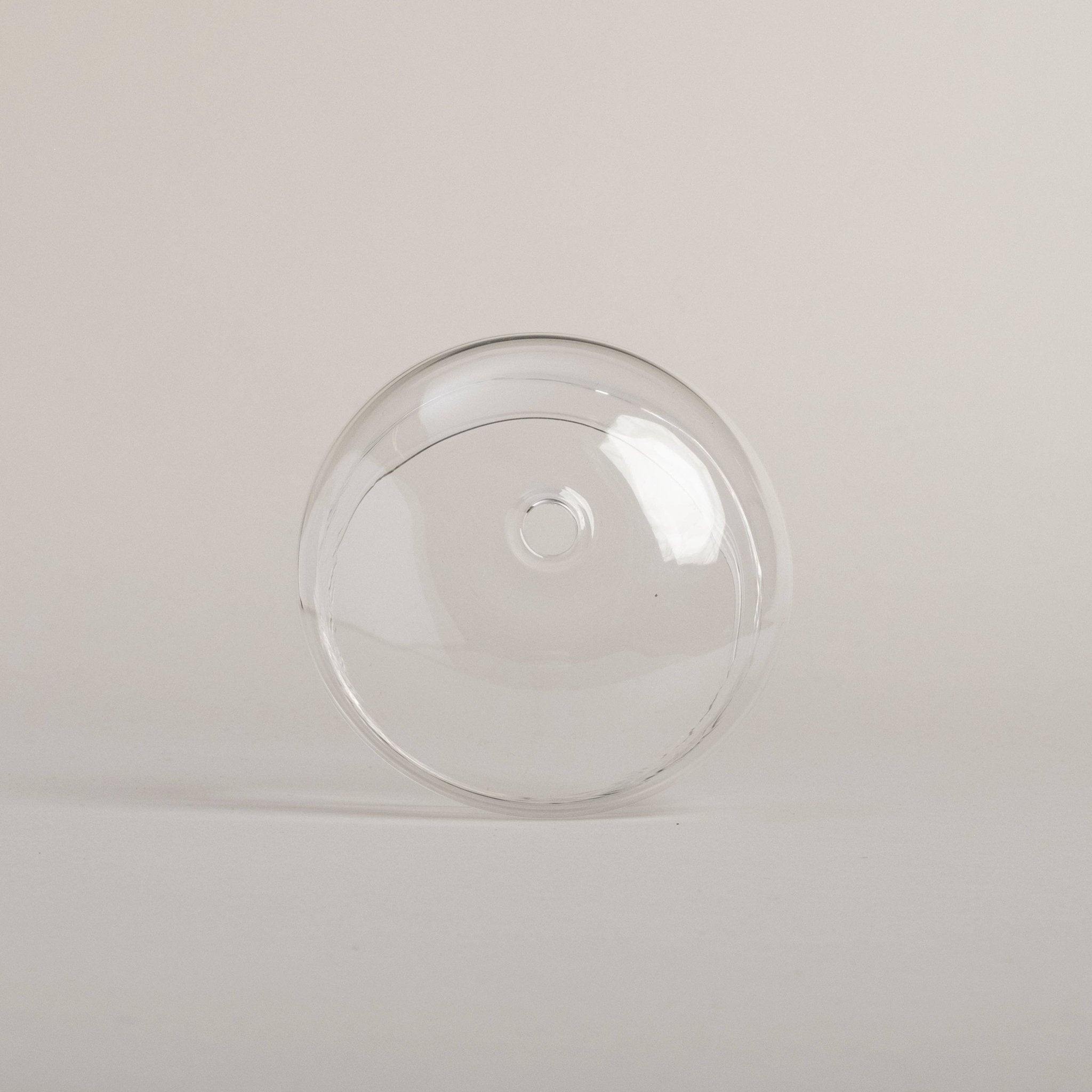 Glasdeckel für Trinkglas – gewölbt mit Strohhalmöffnung - lyllevenn