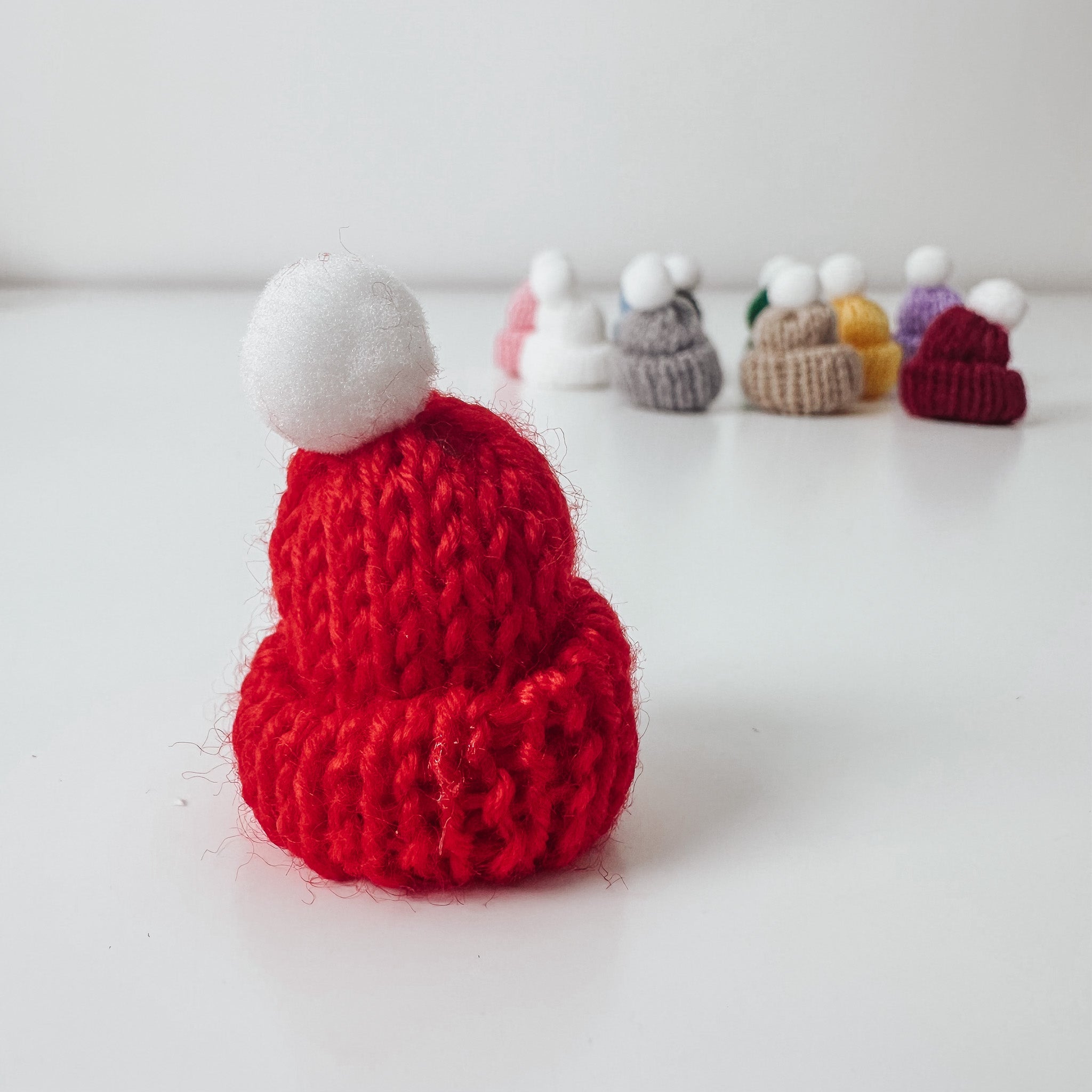 Mini Wichtelmütze – gestrickte Mütze für Wichtel in 11 Farben - lyllevenn