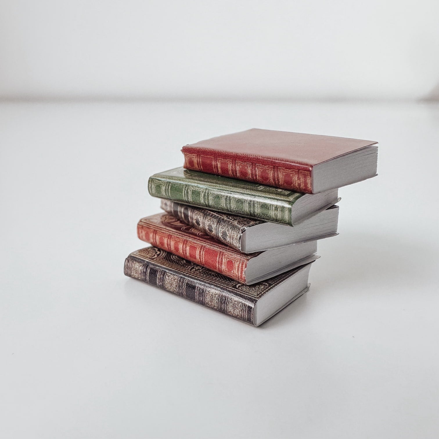 Miniatur Bücher für Wichtel – realistische Mini Bücher zum Umblättern - lyllevenn