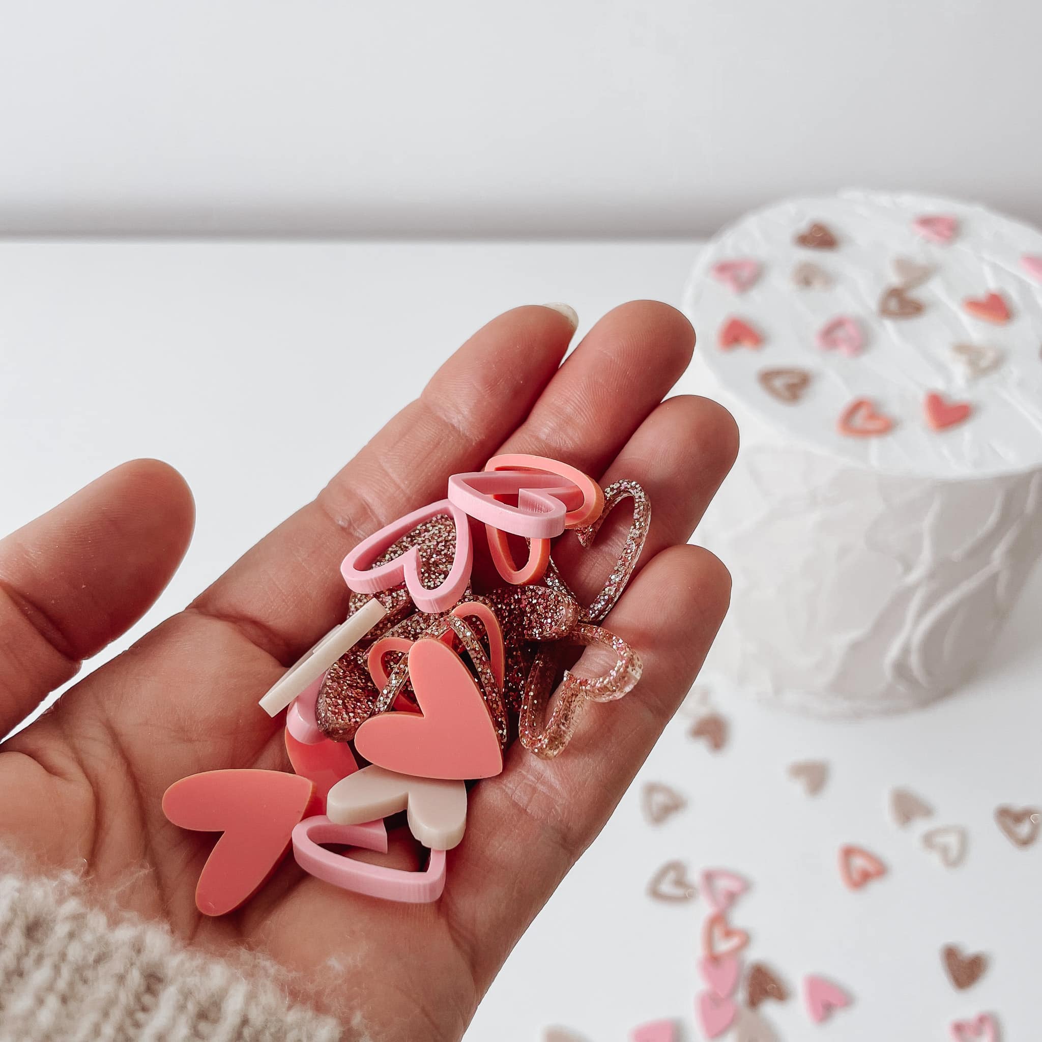 Nachhaltiges Konfetti aus Acryl - Herzchen Rosa - Mix - lyllevenn