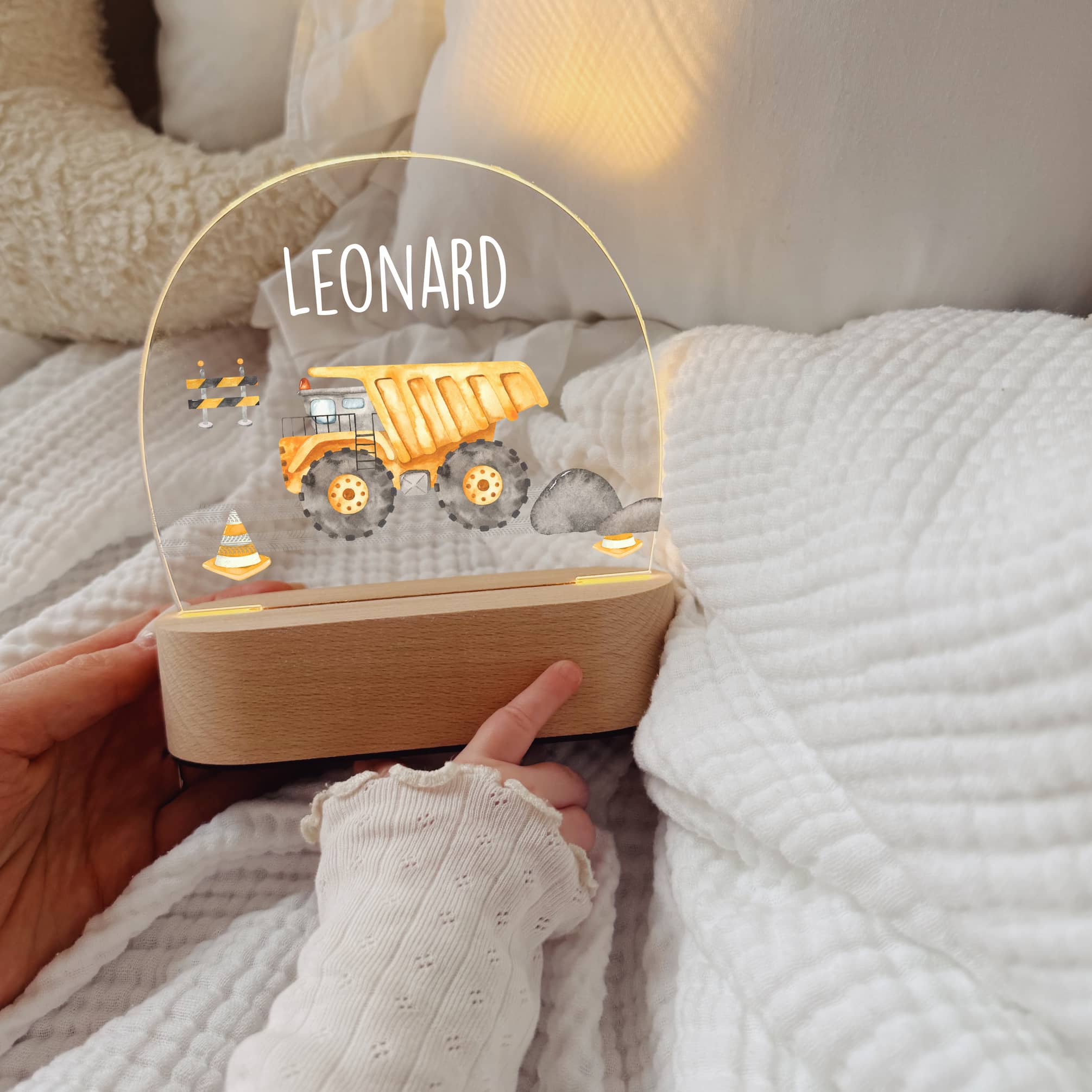 Nachtlicht Kinder personalisiert – LED Lampe bedruckt Bagger & Baustele - lyllevenn