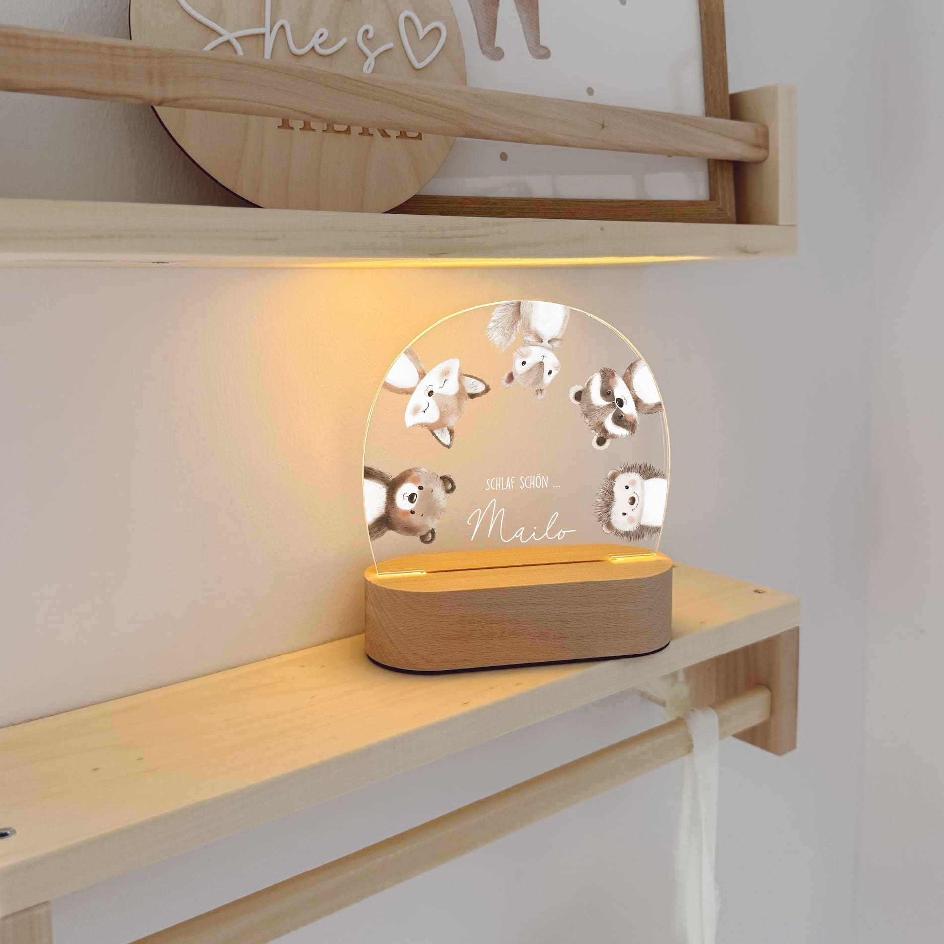 Nachtlicht Kinder personalisiert – LED Lampe bedruckt Hello Woodland - lyllevenn