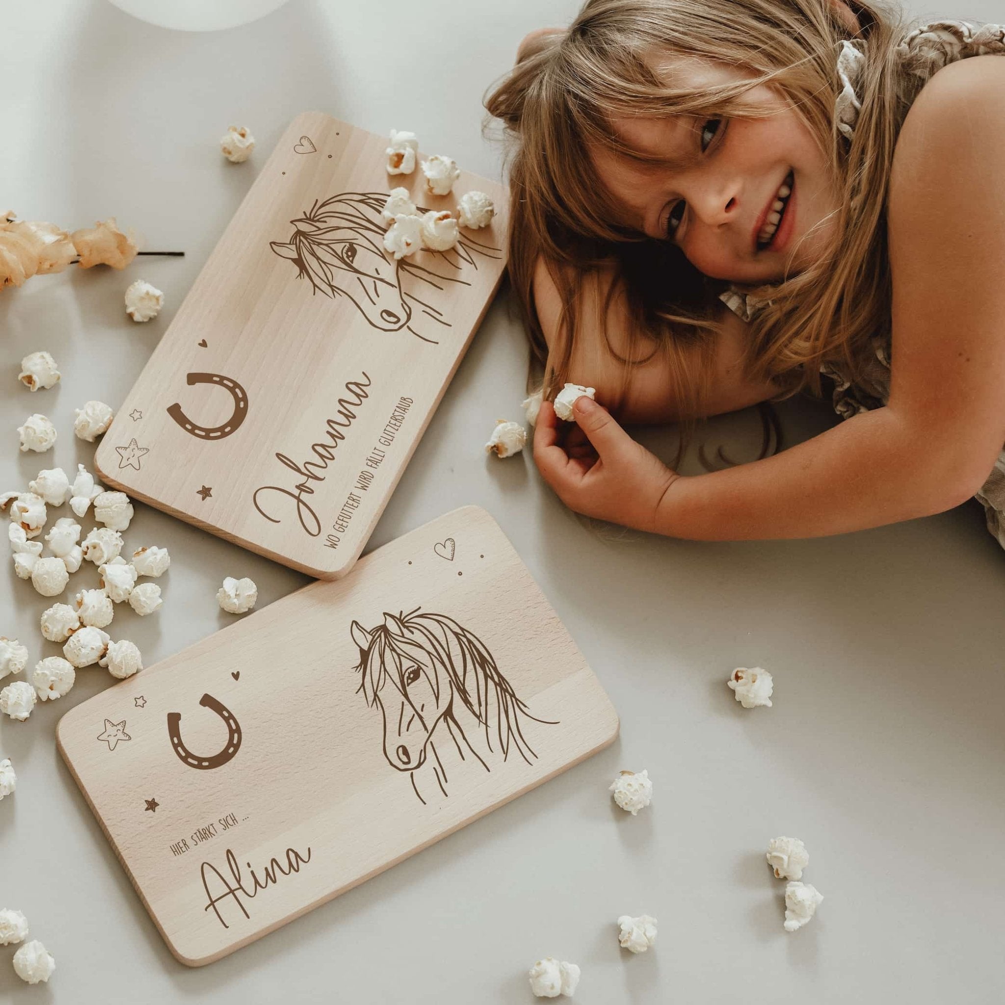 Personalisiertes Frühstücksbrettchen - Pferd - lyllevenn