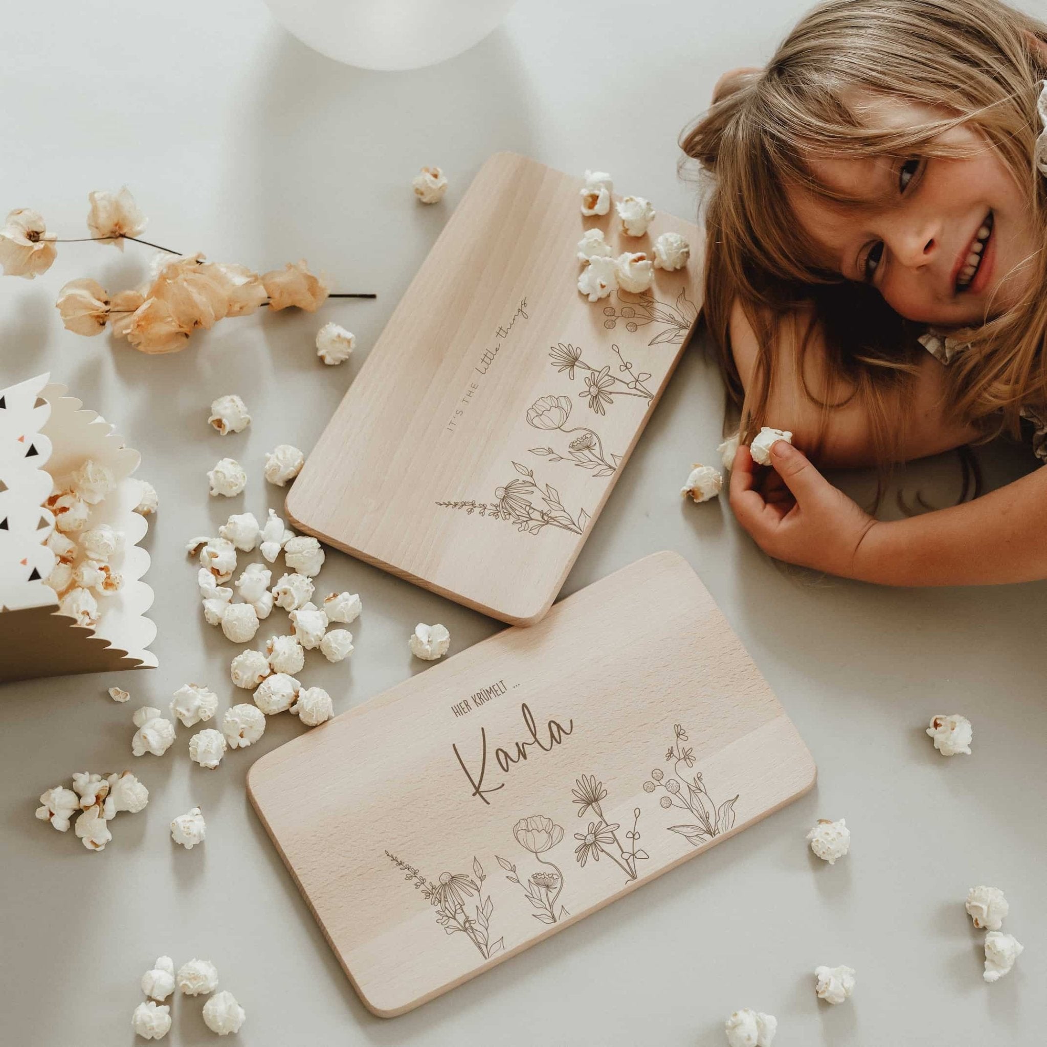 Personalisiertes Frühstücksbrettchen - Wildblumen - lyllevenn