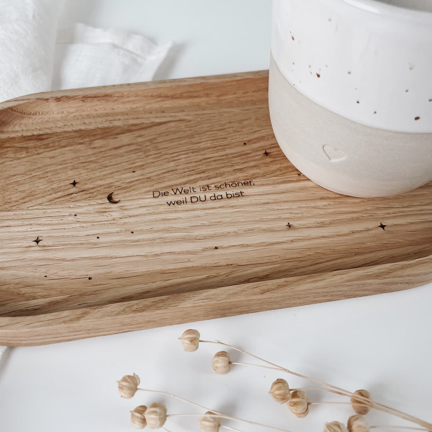 Personalisiertes Holztablett - Die Welt ist schöner - lyllevenn