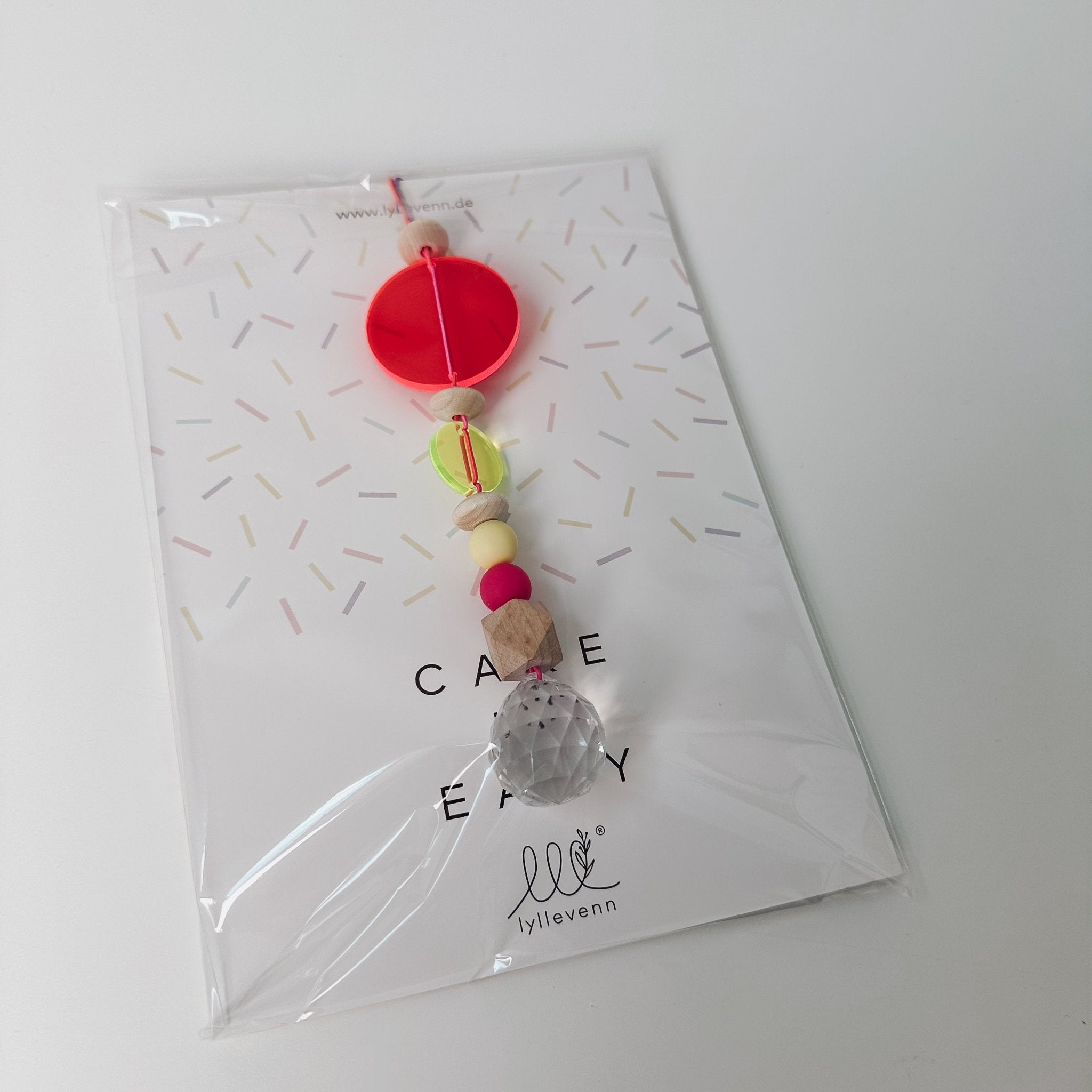 Sonnenfänger - handgemacht mit Kristall, Perlen & Acryl - lyllevenn
