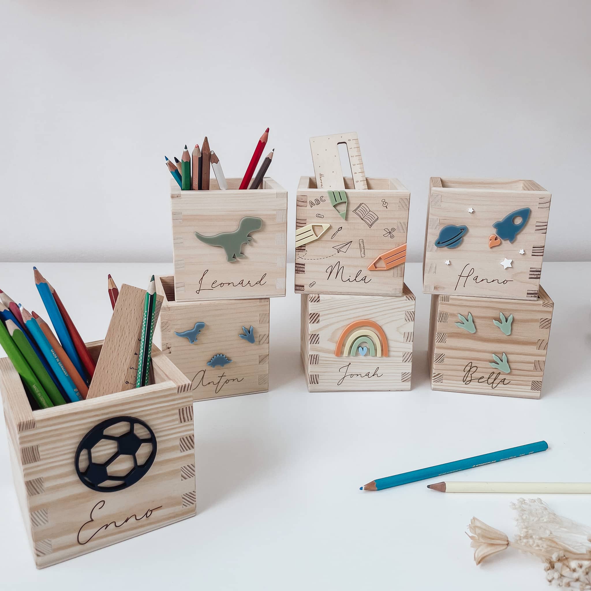 Stiftehalter Holz personalisiert - 3D - Motiv Adventure - lyllevenn