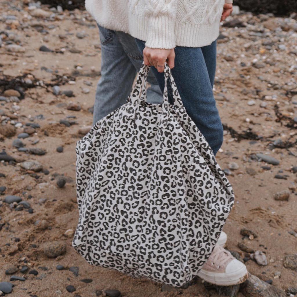 TRAGETASCHE LEOPARD – GREIGE - lyllevenn