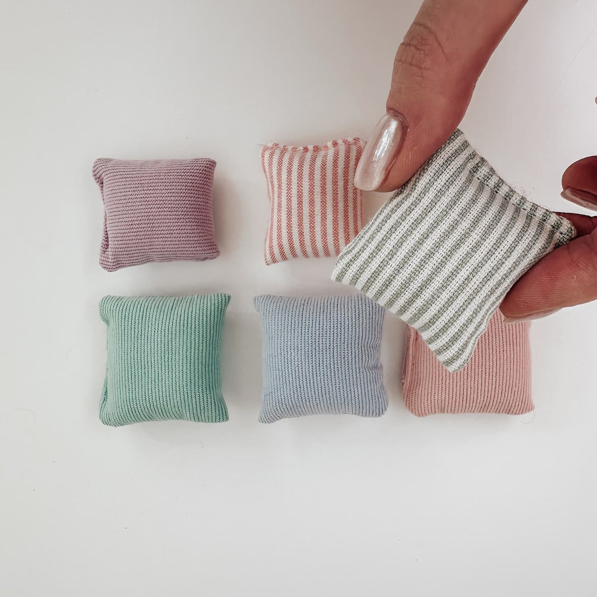 Wichtel Kissen in Pastellfarben – Mini-Deko im 3er-Set - lyllevenn