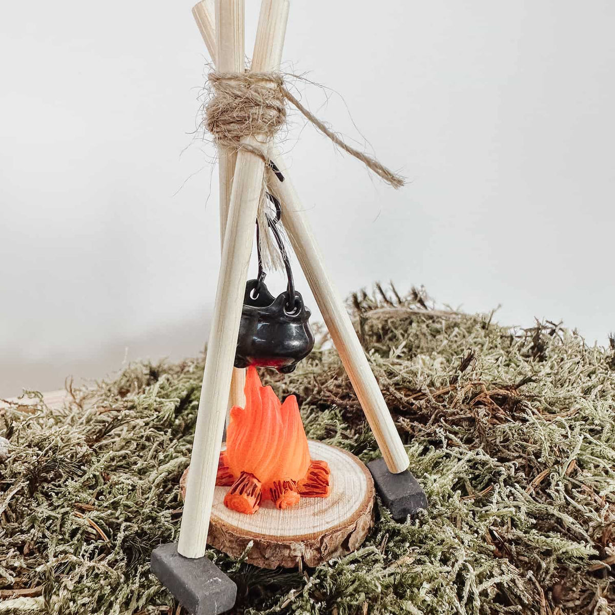 Wichtel Lagerfeuer – Mini Feuerstelle mit Kessel - lyllevenn