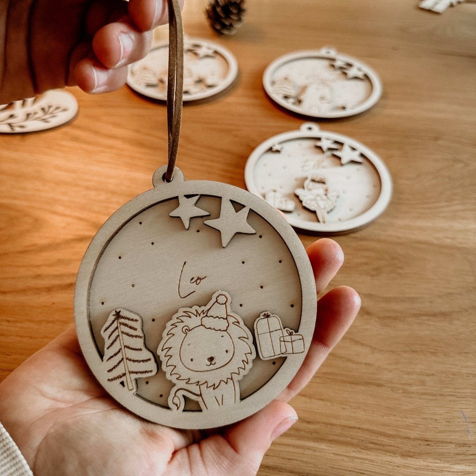 3D Weihnachtskugel personalisiert Holz - Löwe - lyllevenn