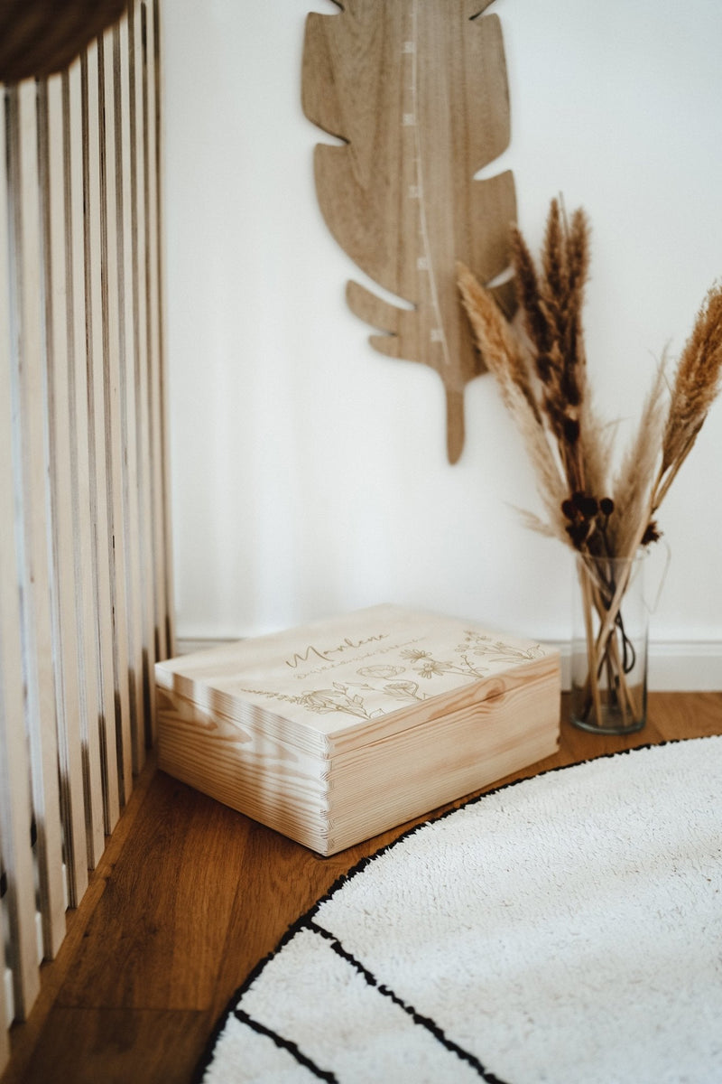 Holzkiste | Schleierkraut | Erinnerungskiste | graviert | Erinnerungsbox - BLUMENKRANZ - lyllevenn-store